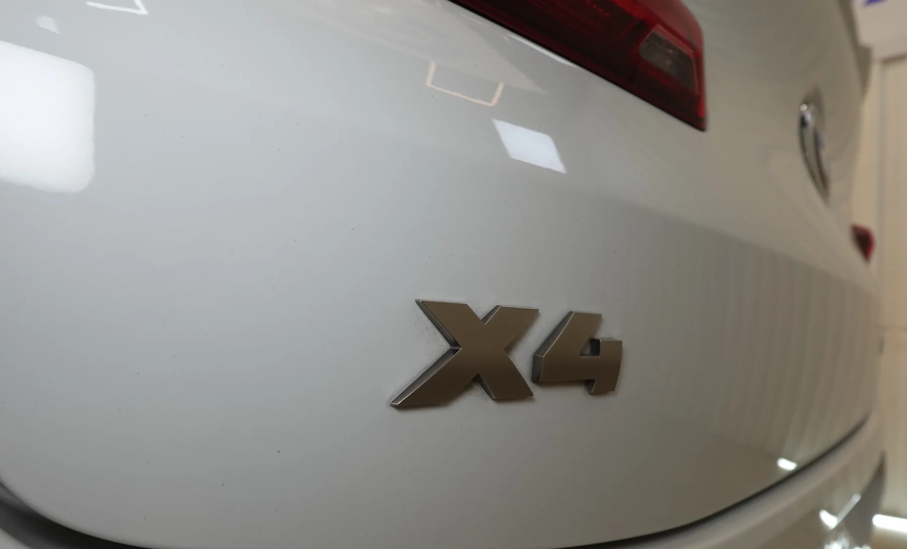 BMW X4 M40i 2021 — exterior 8 de 10
