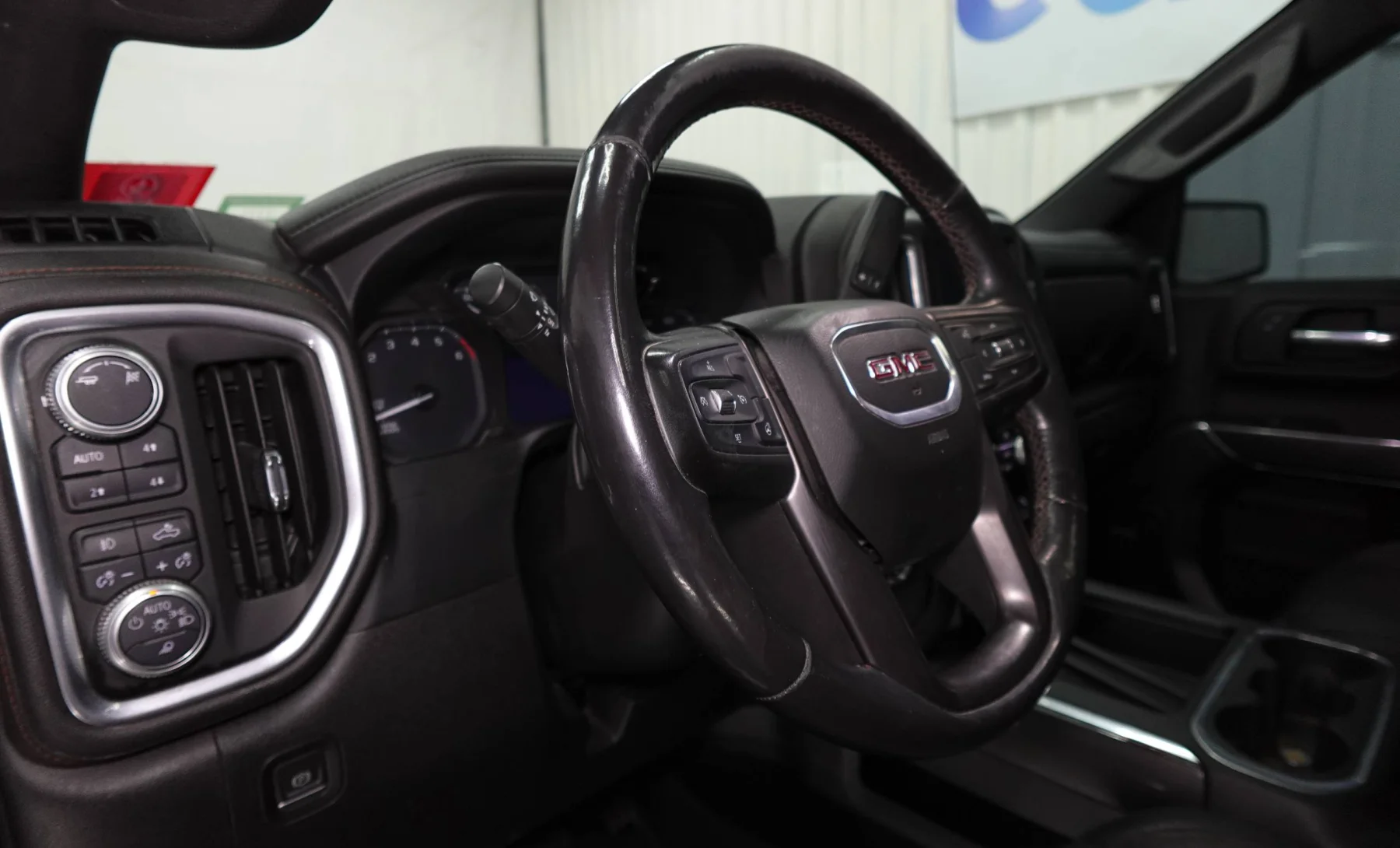 GMC Sierra AT4 2019 — interior 4 de 4