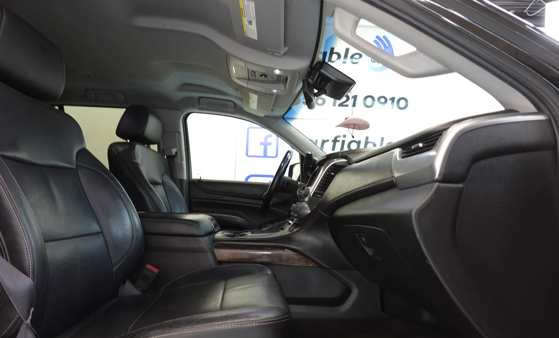 Chevrolet Tahoe LT 2015 — interior 8 de 9