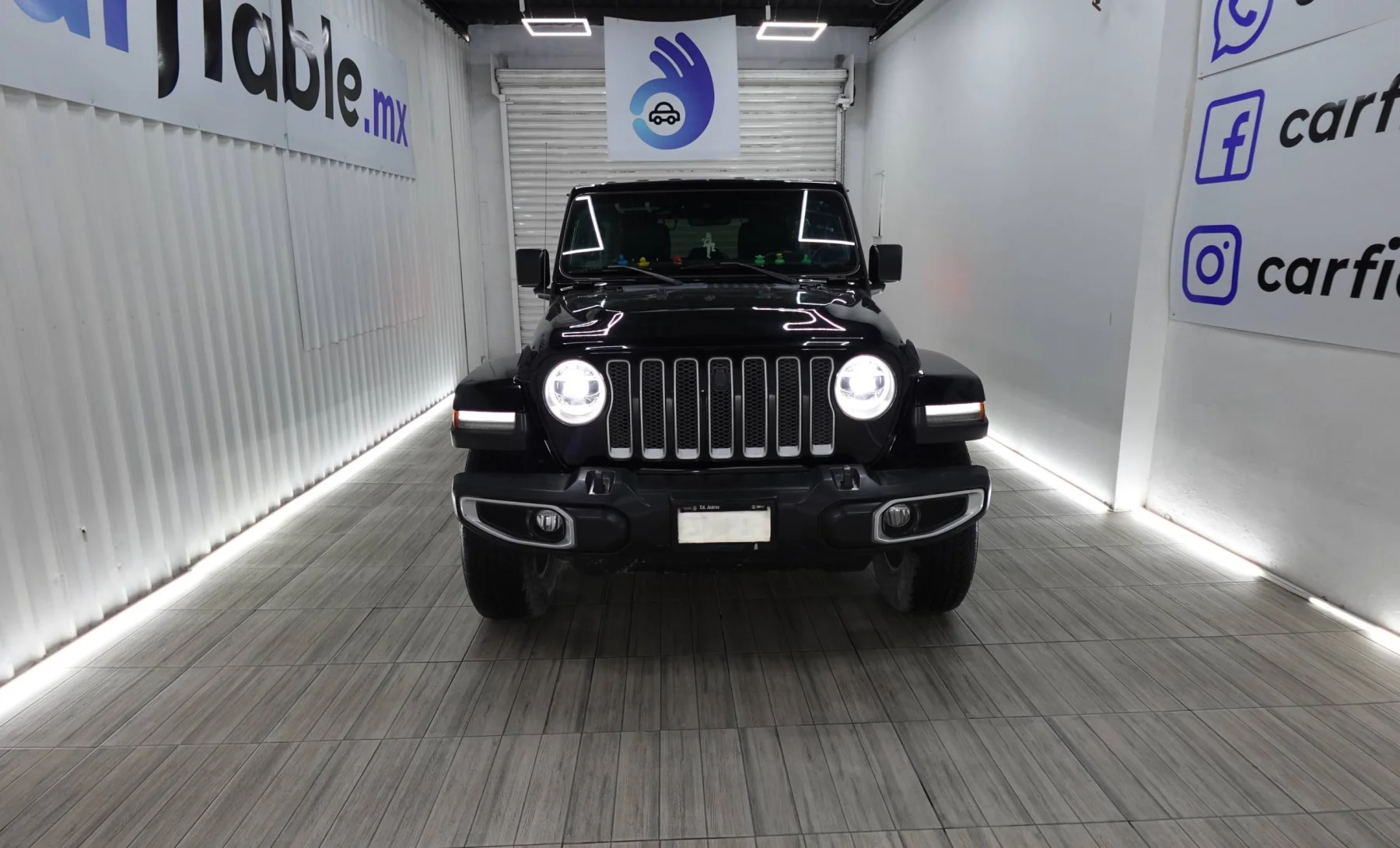 Jeep Wrangler Sahara unlimited 2021 — exterior 2 de 5