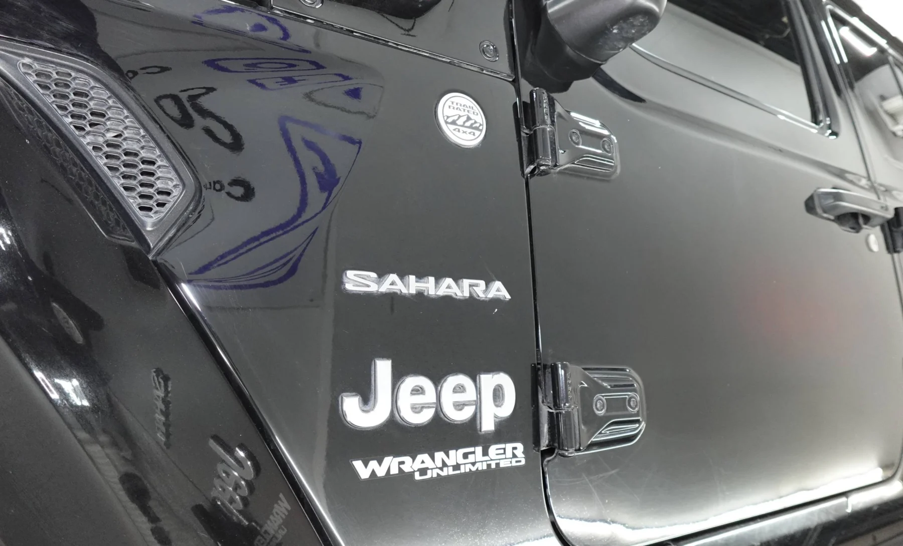 Jeep Wrangler Sahara unlimited 2021 — interior 1 de 4