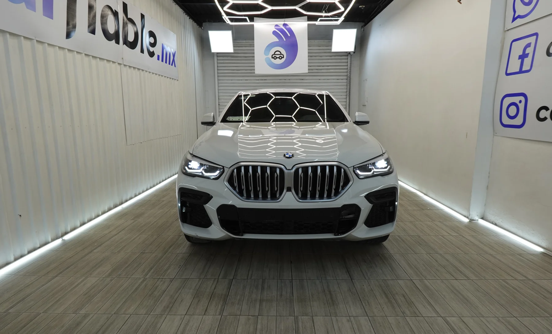 BMW X6 xDrive40i M Sport 2023 — exterior 2 de 10