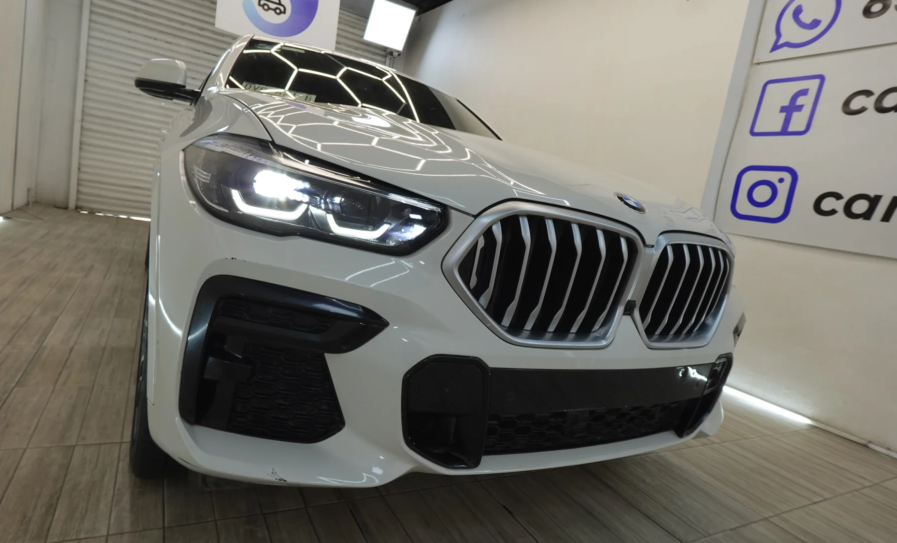 BMW X6 xDrive40i M Sport 2023 — exterior 8 de 10