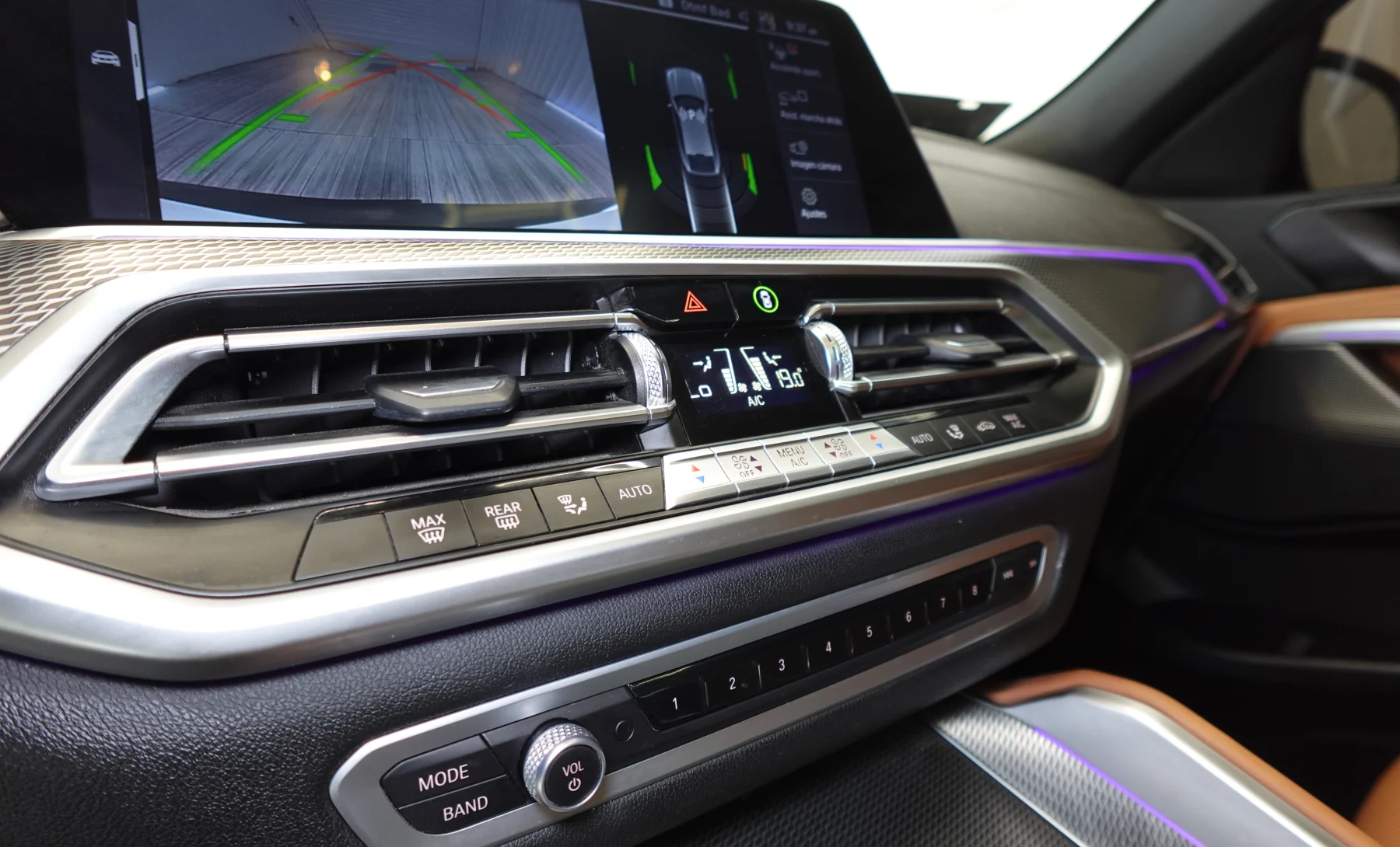 BMW X6 xDrive40i M Sport 2023 — interior 4 de 10