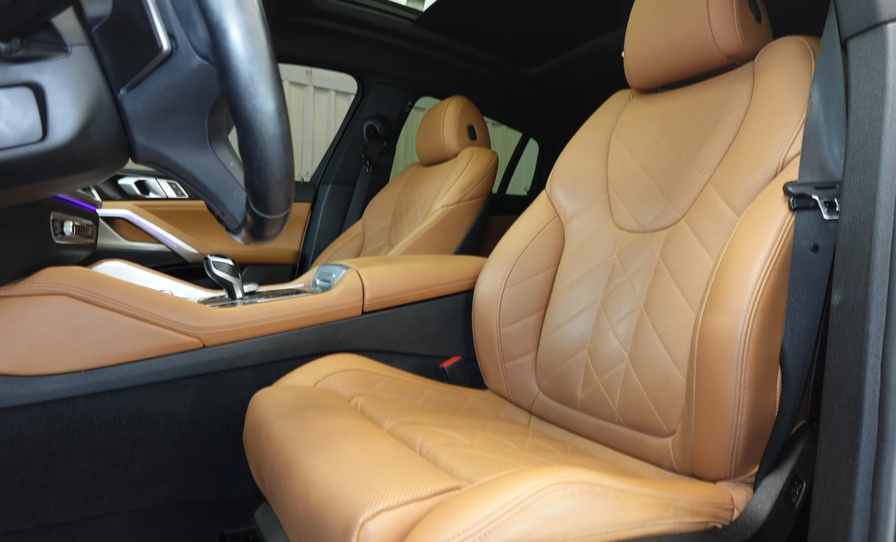 BMW X6 xDrive40i M Sport 2023 — interior 5 de 10