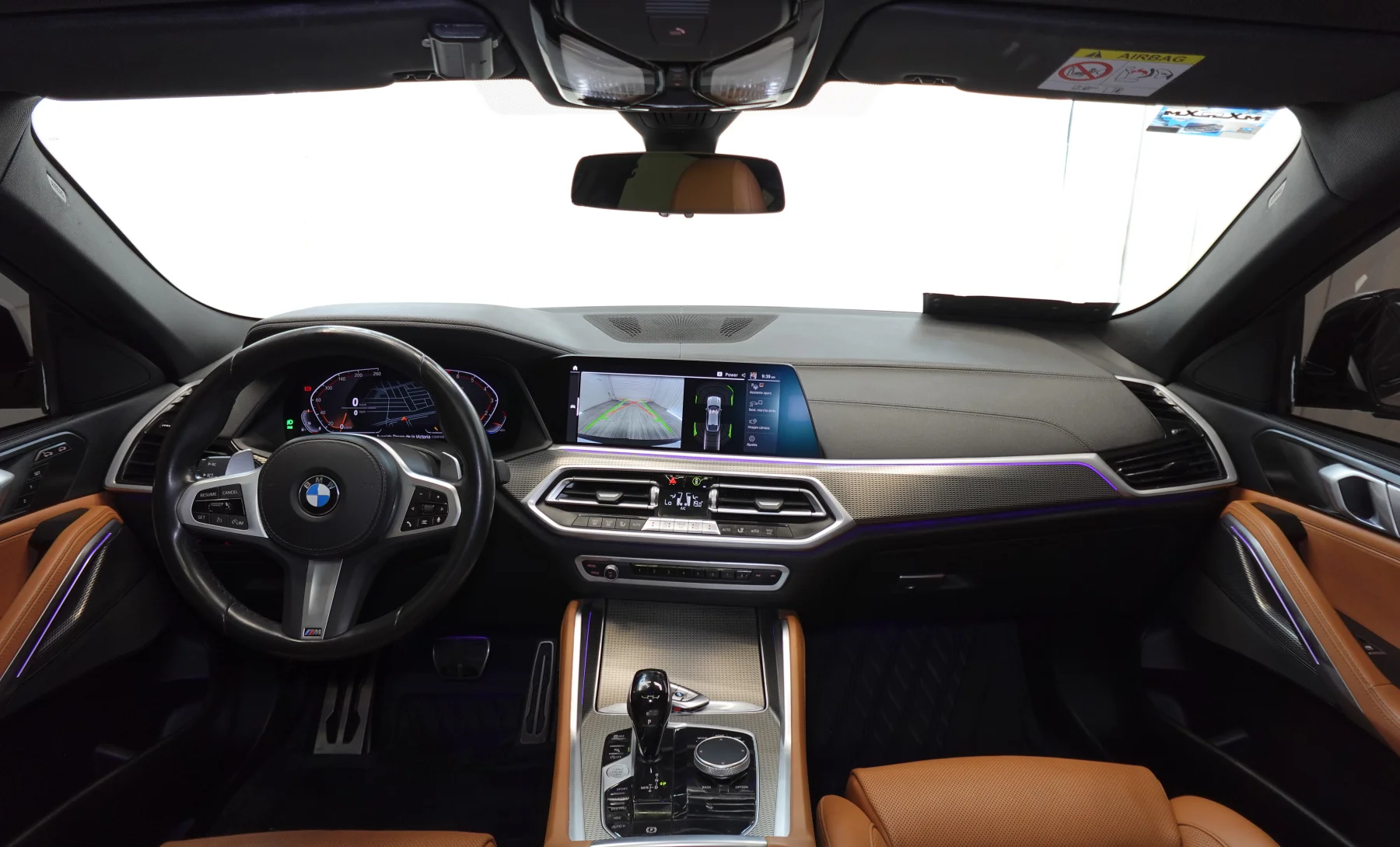 BMW X6 xDrive40i M Sport 2023 — interior 8 de 10