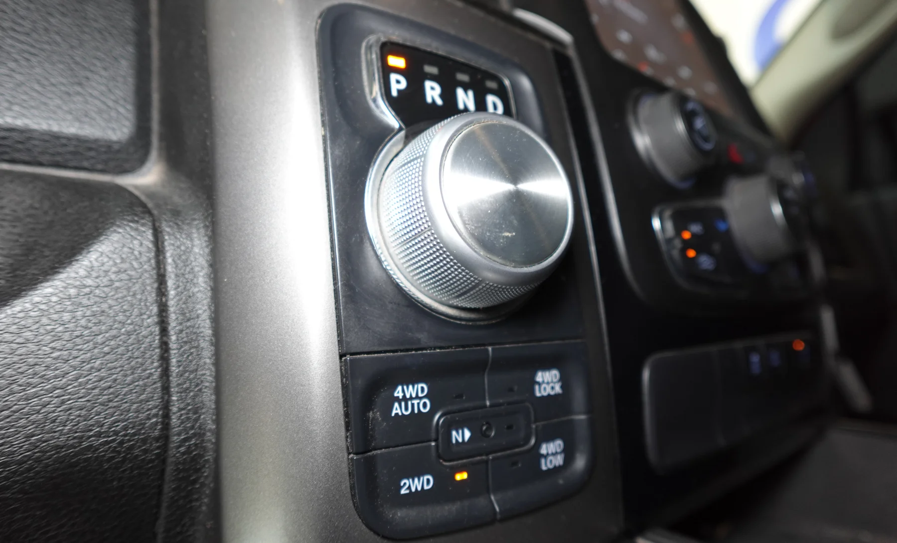 RAM 2500 SLT 2019 — interior 3 de 10