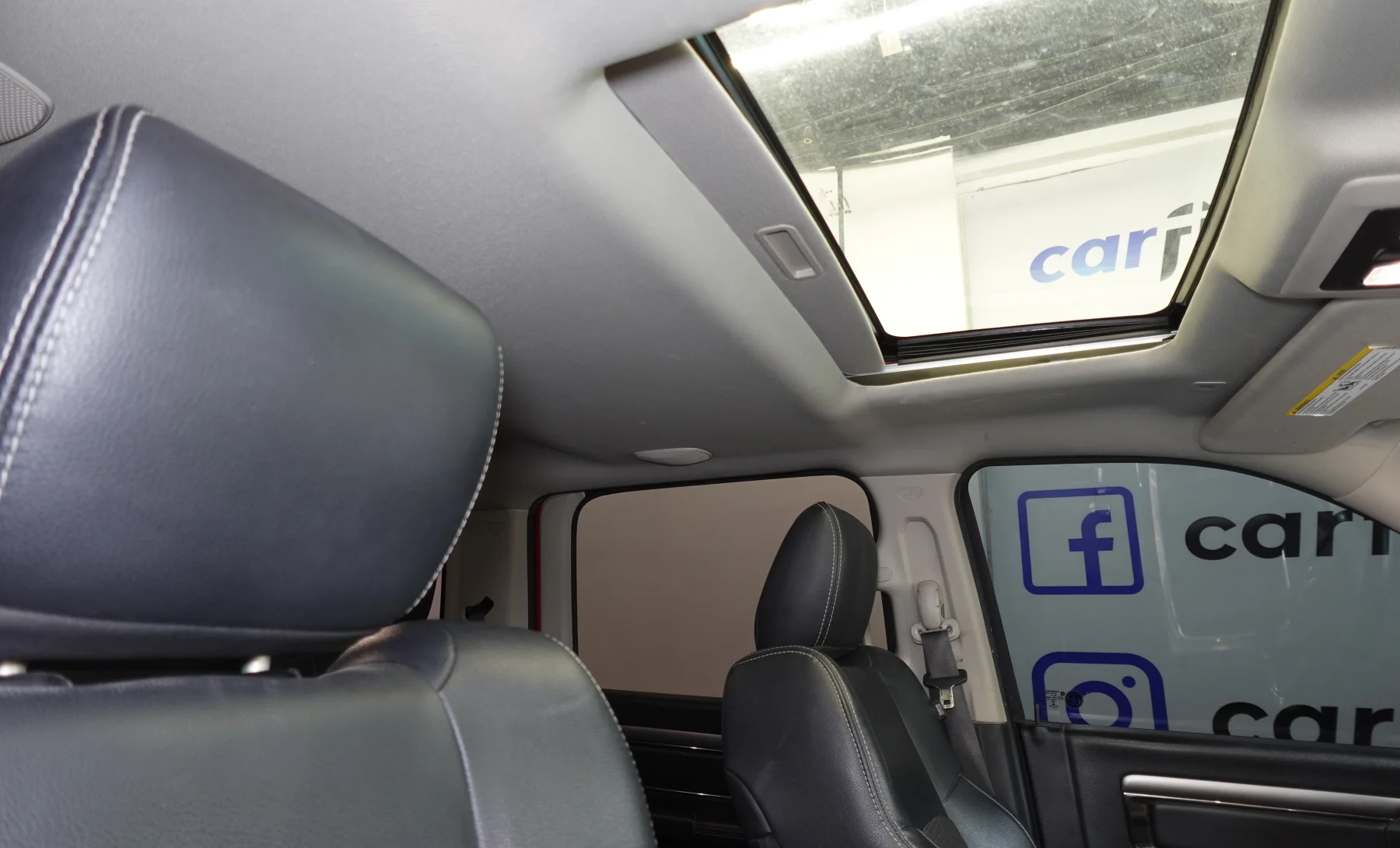 RAM 2500 SLT 2019 — interior 10 de 10