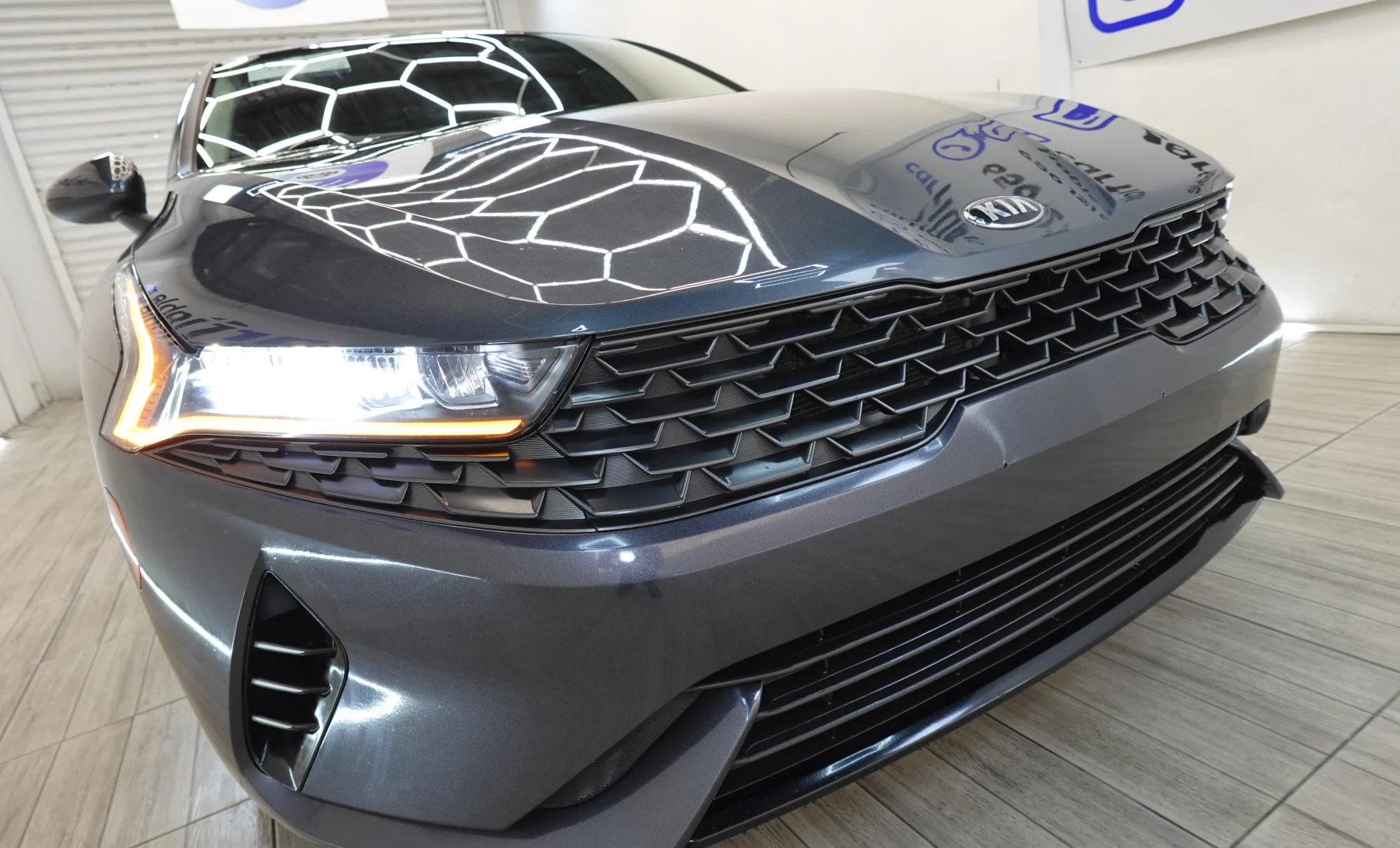 Kia K5 LXS 2021 — exterior 8 de 9