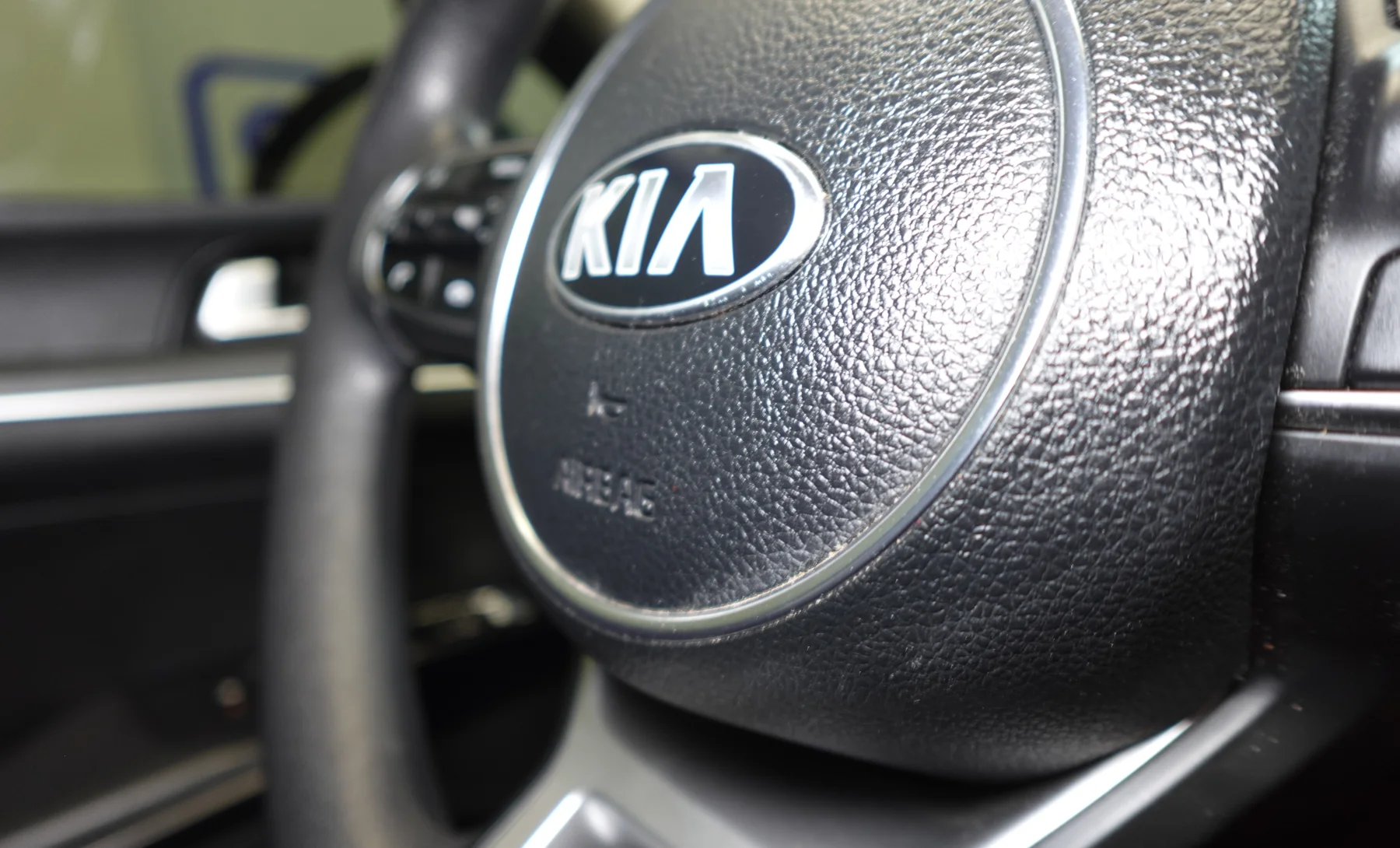 Kia K5 LXS 2021 — interior 7 de 8