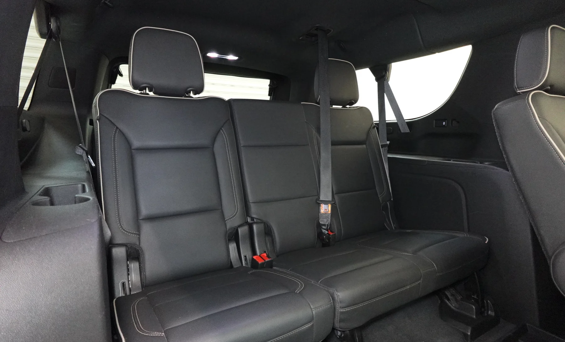 GMC Yukon SLT 2021 — interior 9 de 10
