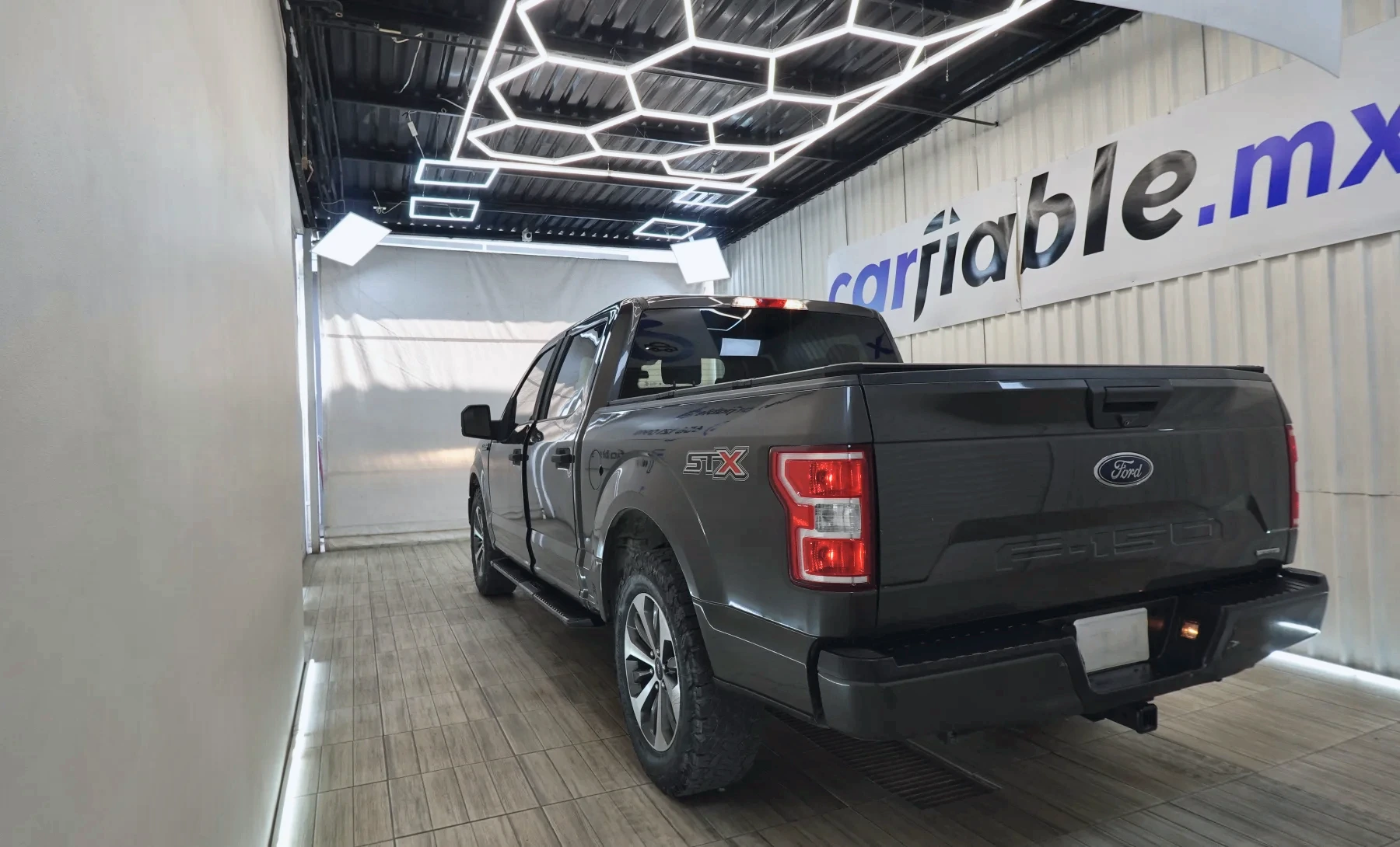 Ford F-150 XL 2019 — exterior 6 de 8