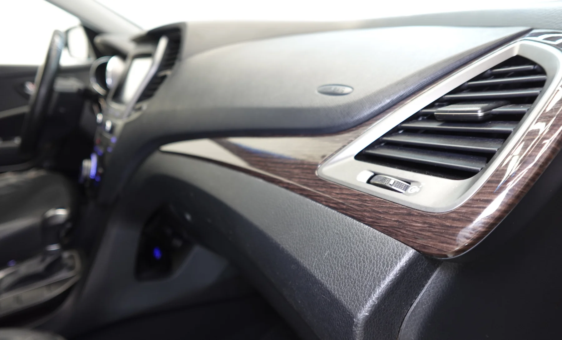 Hyundai Santa Fe Sport SE 2018 — interior 8 de 10