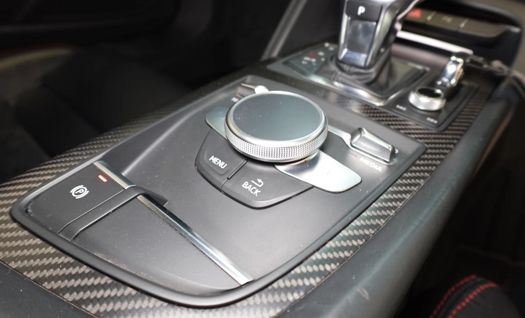 Audi R8 Plus 2017 — interior 8 de 10