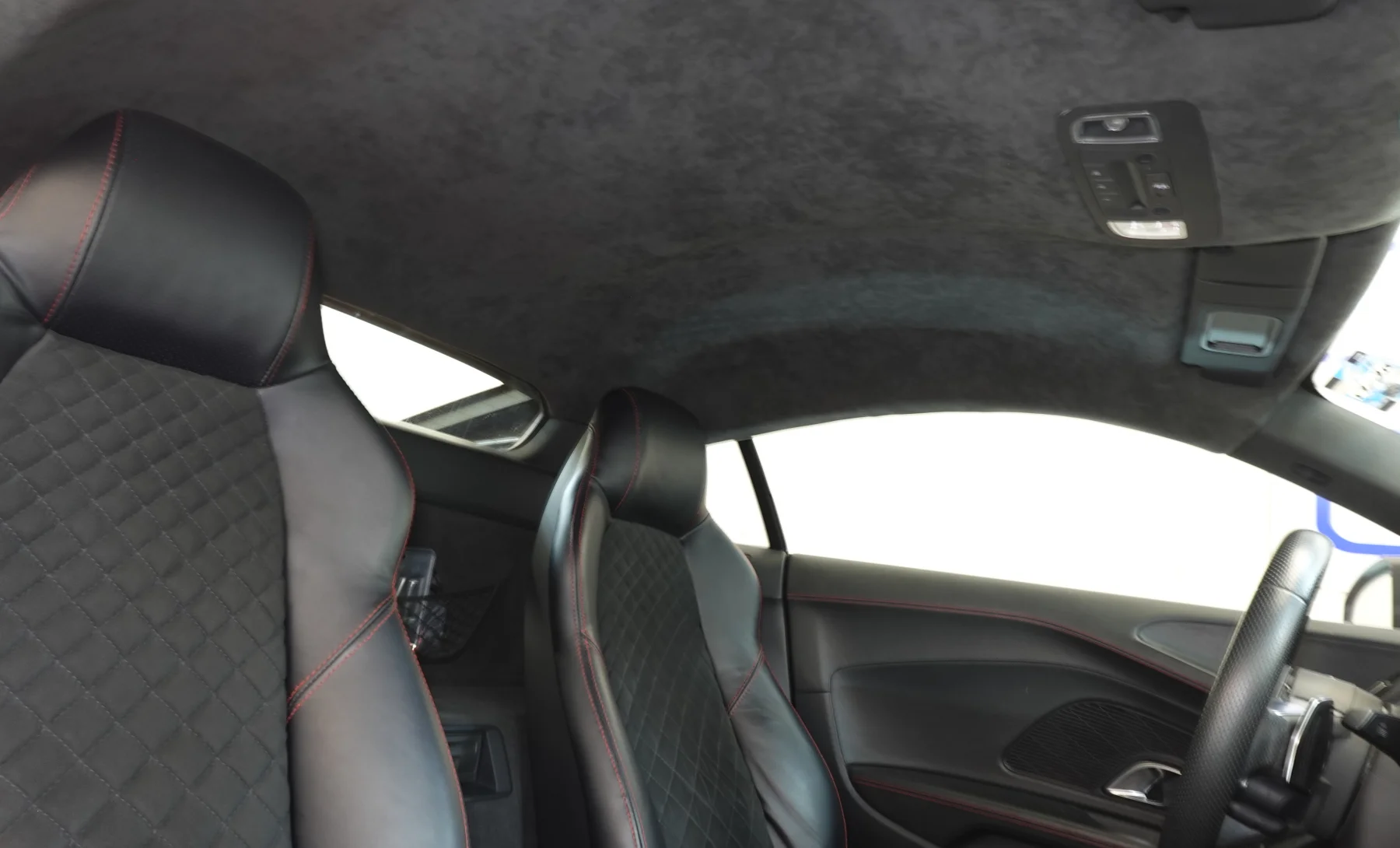 Audi R8 Plus 2017 — interior 5 de 10