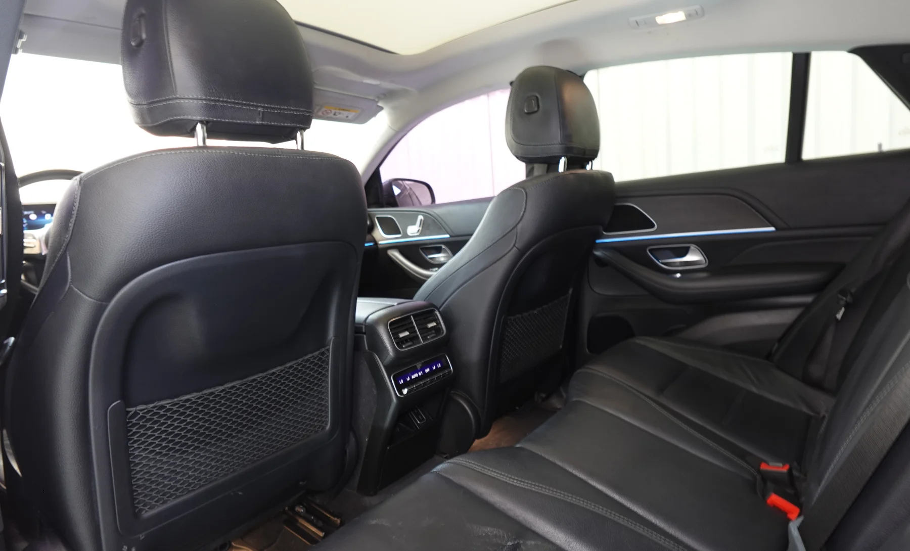 Mercedes-Benz GLE450 4Matic 2022 — interior 4 de 10