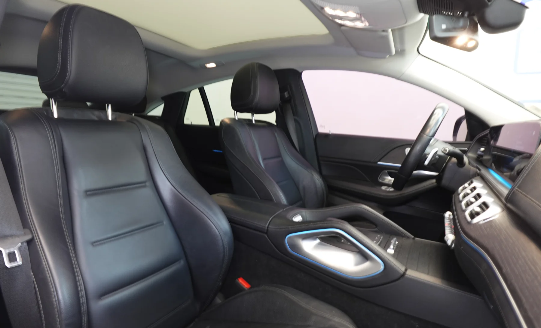 Mercedes-Benz GLE450 4Matic 2022 — interior 10 de 10