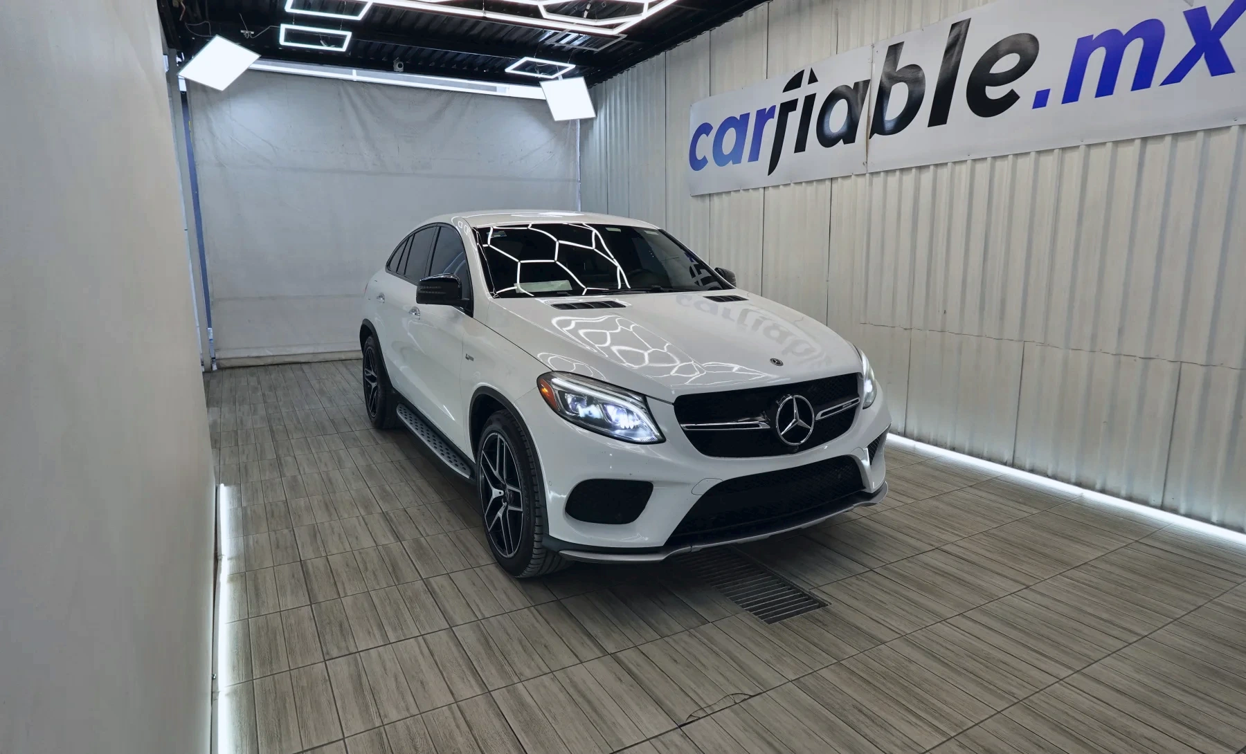 Mercedes-Benz GLE43 AMG Base 2018 — exterior 3 de 10