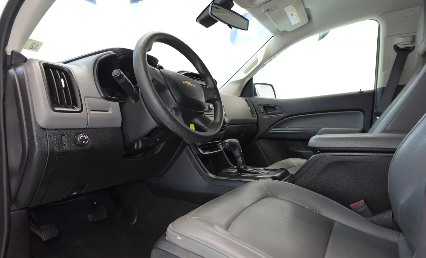 Chevrolet Colorado LT 2019 — interior 1 de 9
