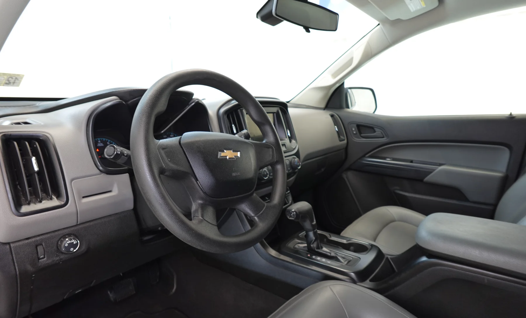 Chevrolet Colorado LT 2019 — interior 2 de 9