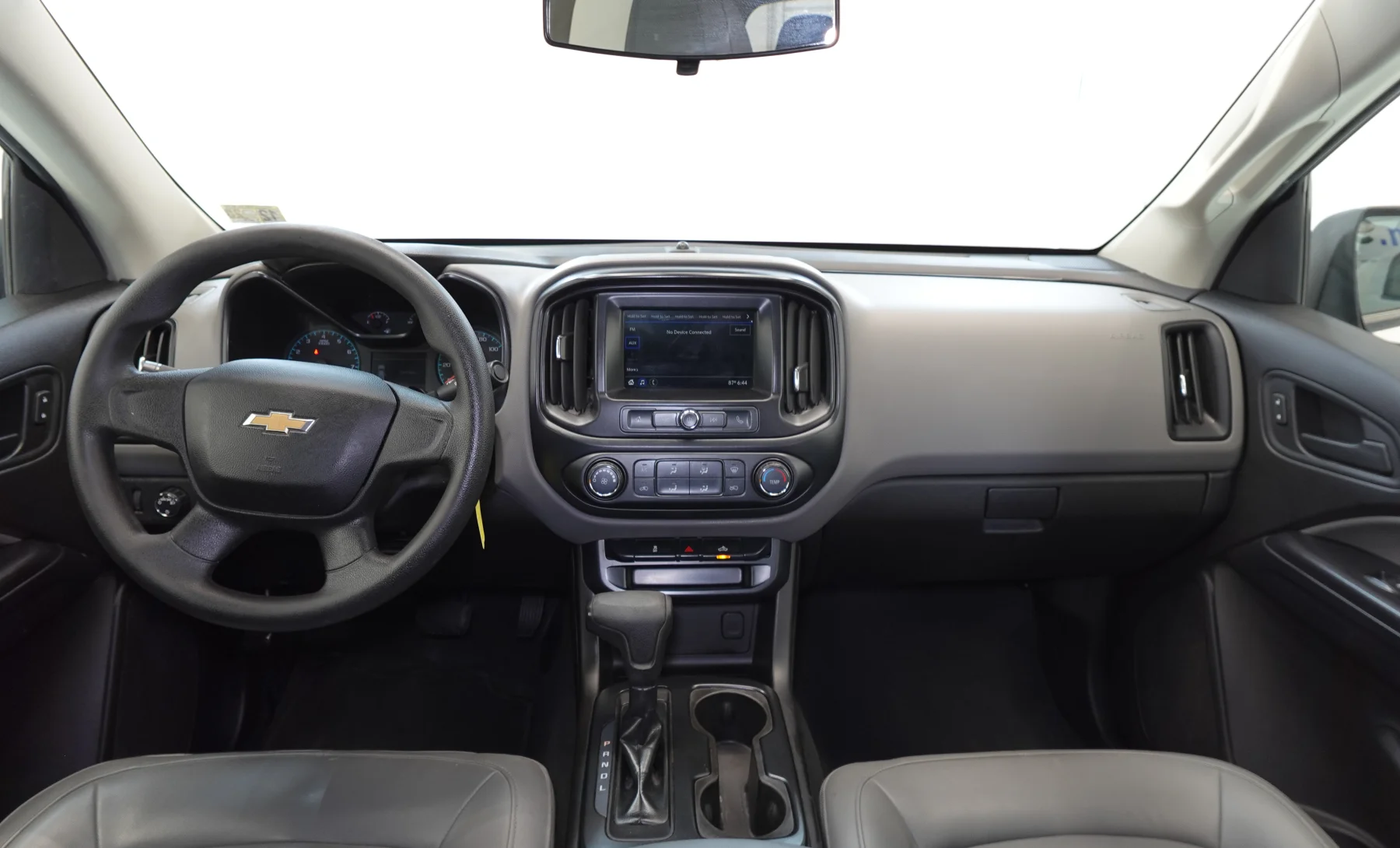 Chevrolet Colorado LT 2019 — interior 6 de 9