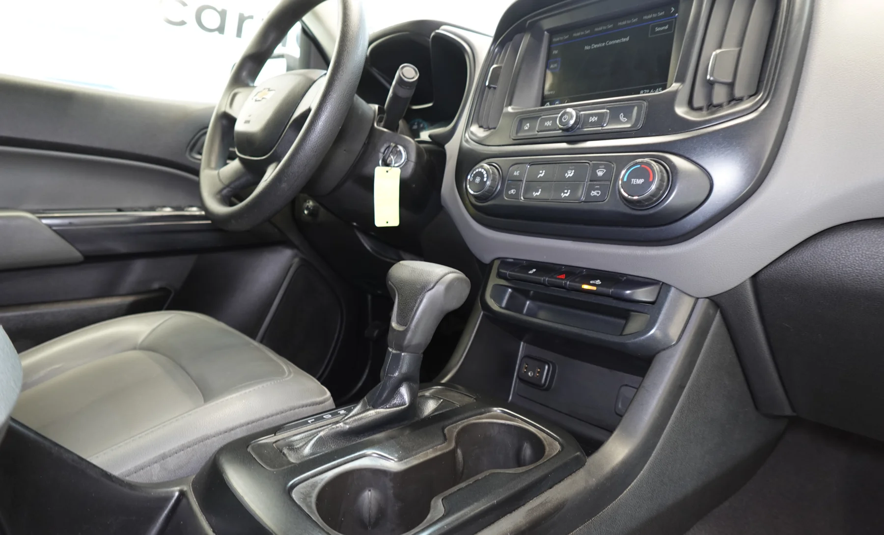 Chevrolet Colorado LT 2019 — interior 8 de 9