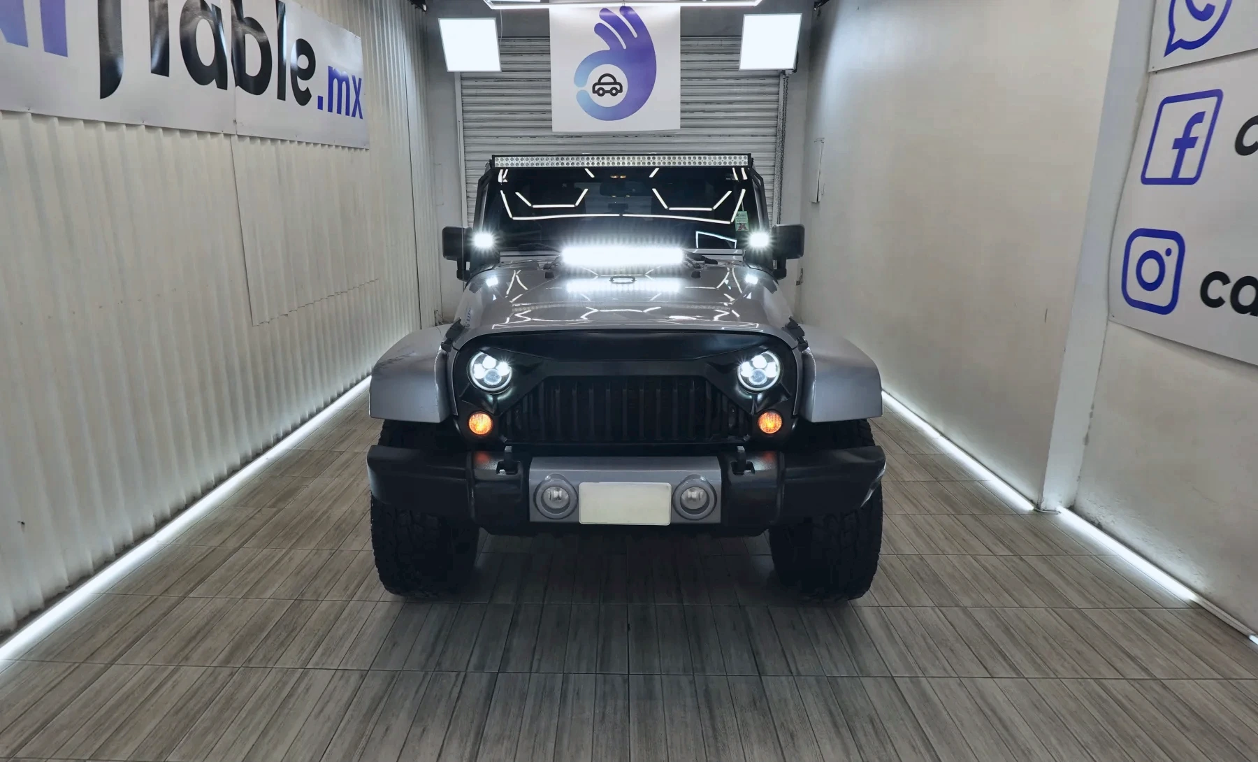 Jeep Wrangler Unlimited Sahara 2014 — exterior 2 de 10