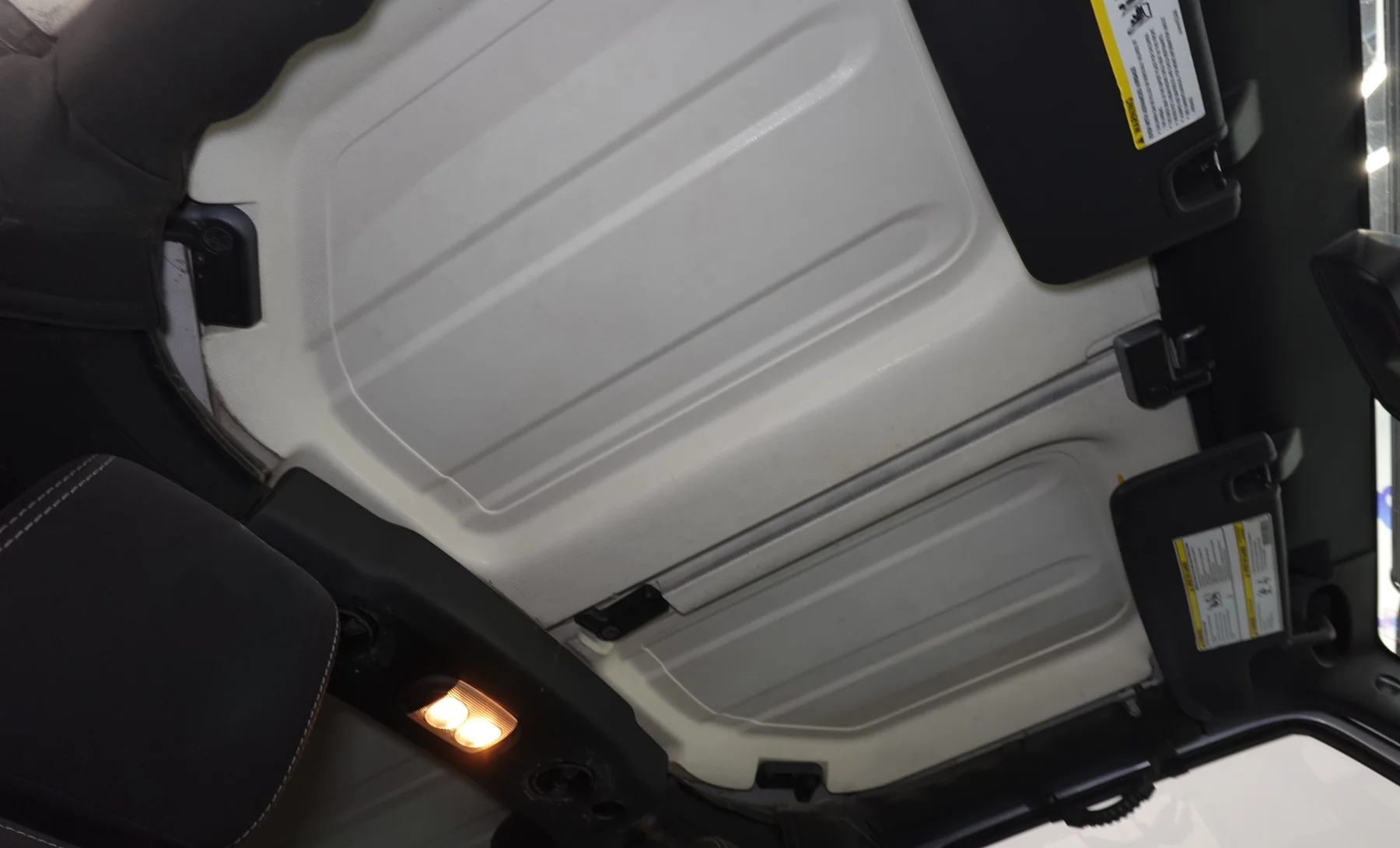 Jeep Wrangler Unlimited Sahara 2014 — interior 6 de 9