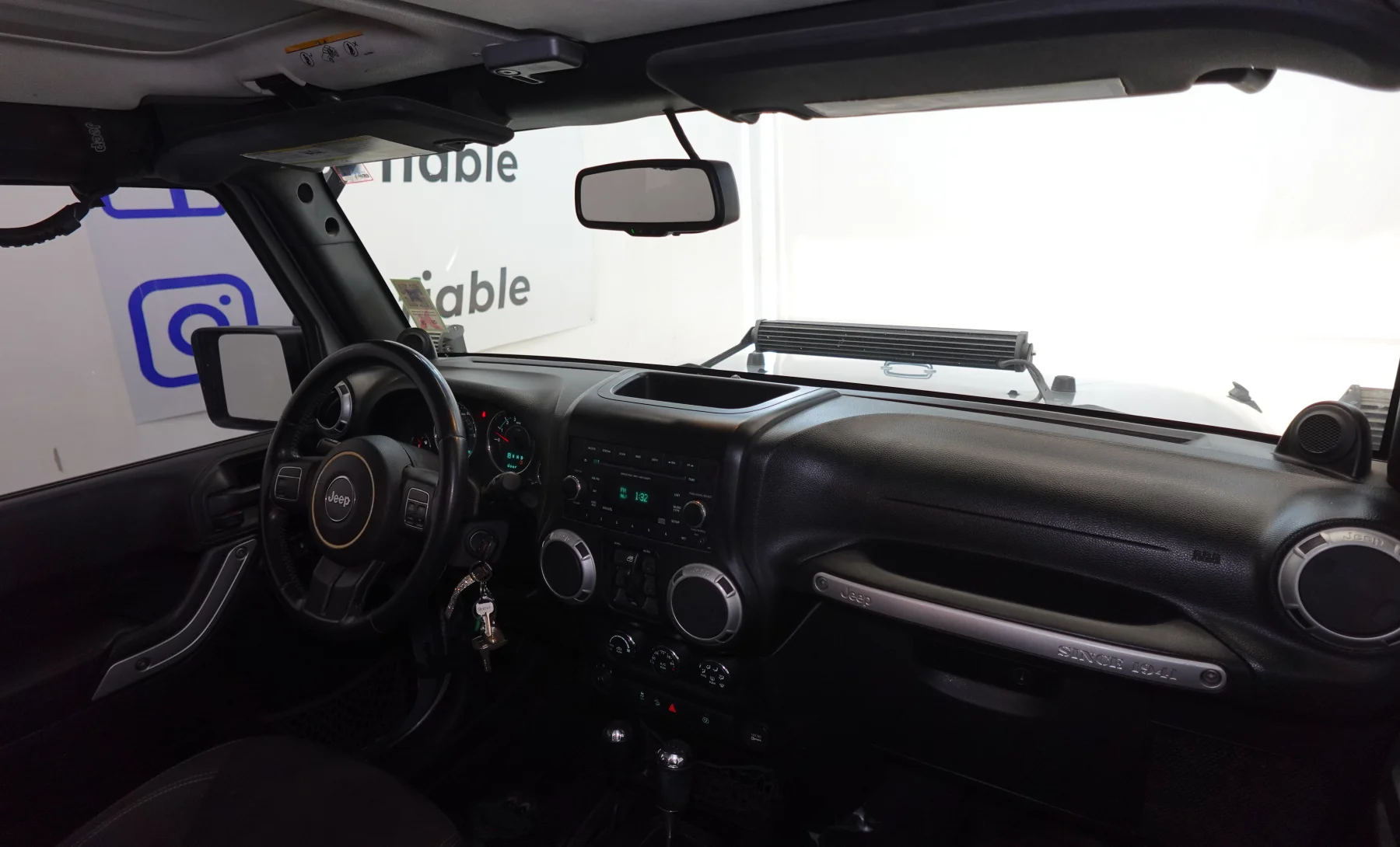 Jeep Wrangler Unlimited Sahara 2014 — interior 9 de 9