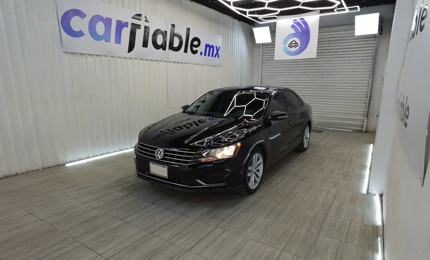 Volkswagen Passat SE R-Line 2019 — exterior 1 de 10