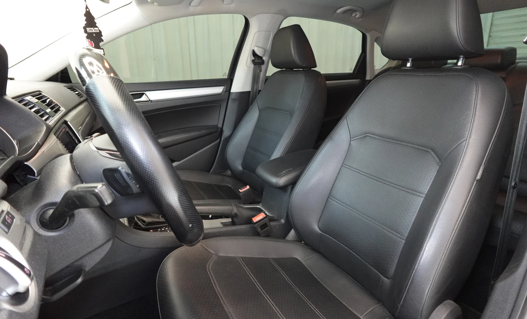 Volkswagen Passat SE R-Line 2019 — interior 3 de 10