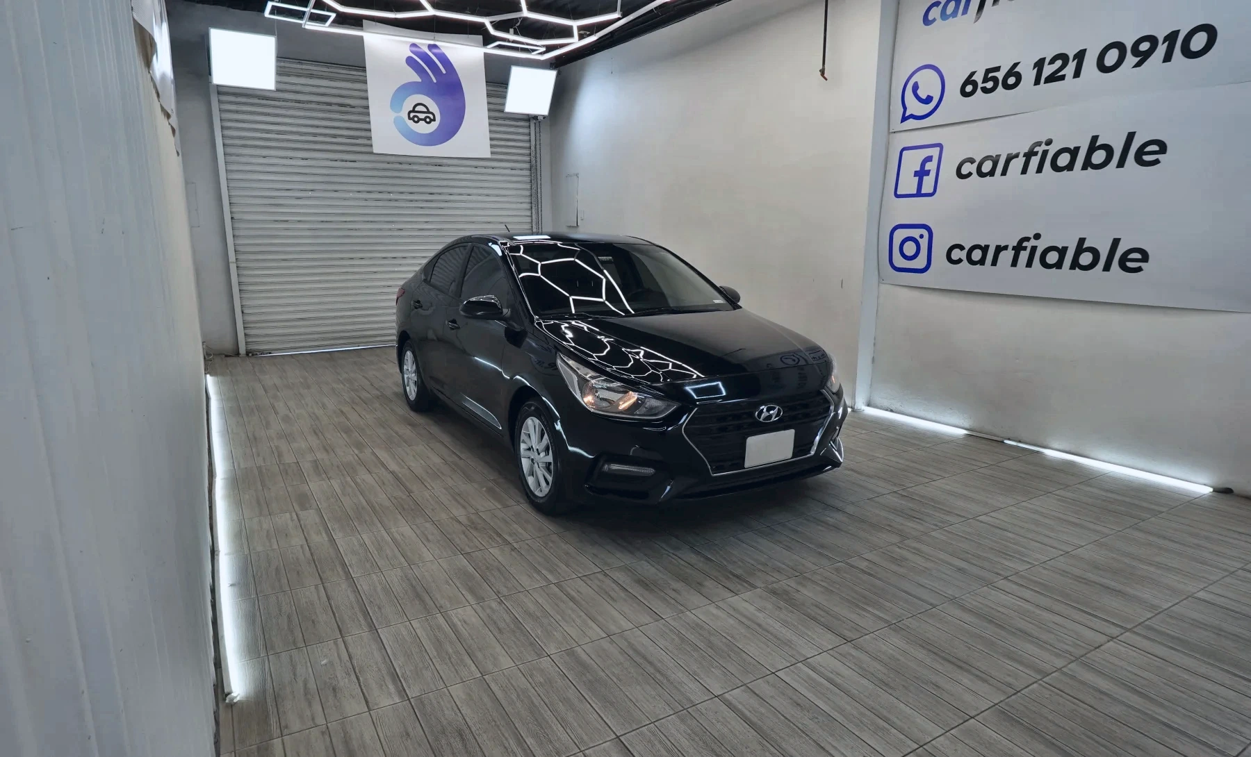 Hyundai Accent GL Mid 2019 — exterior 3 de 10