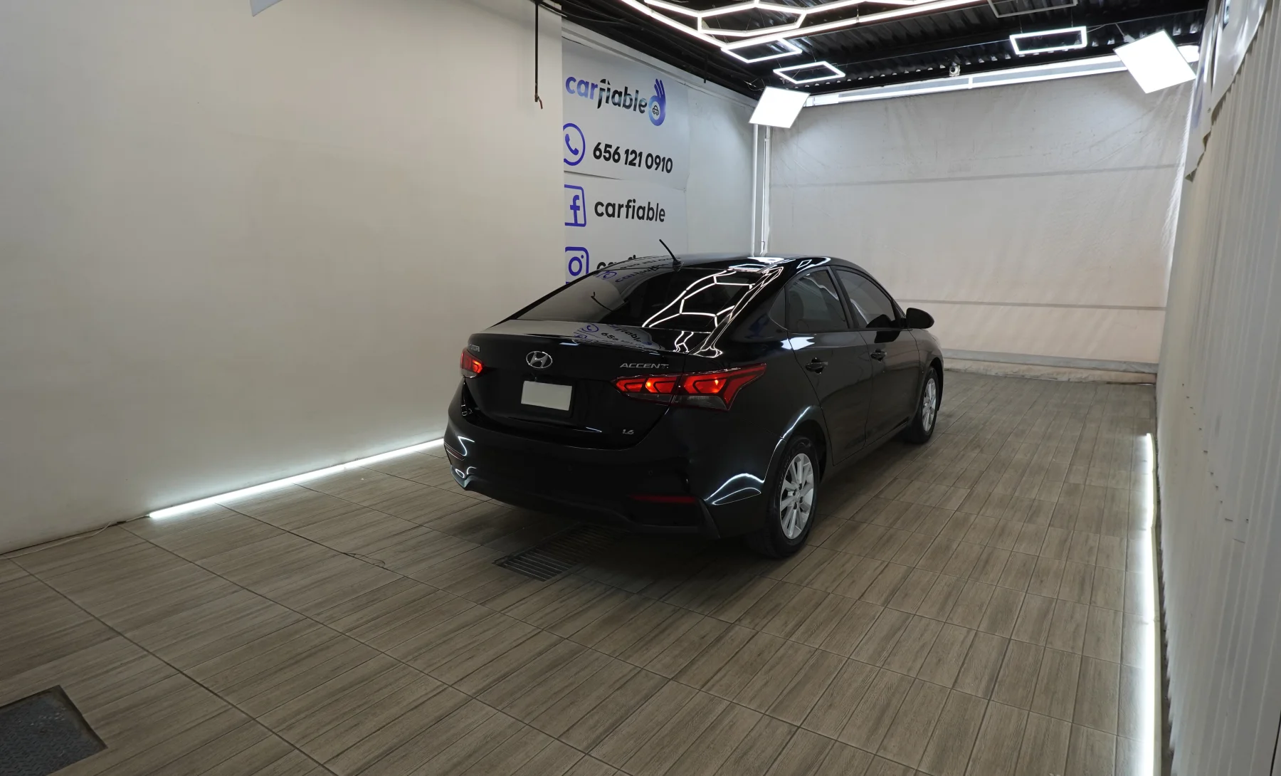 Hyundai Accent GL Mid 2019 — exterior 4 de 10