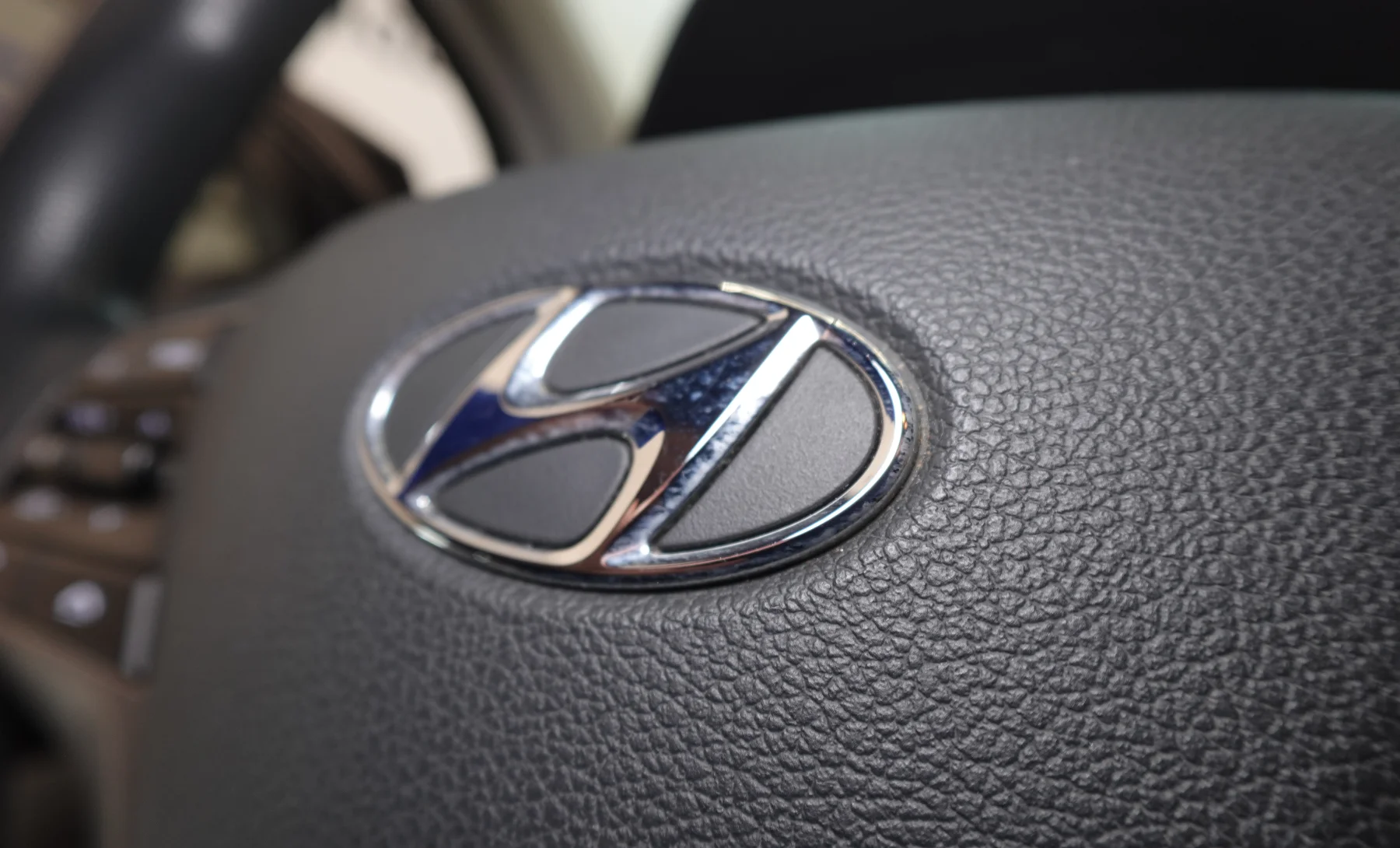 Hyundai Accent GL Mid 2019 — interior 9 de 10
