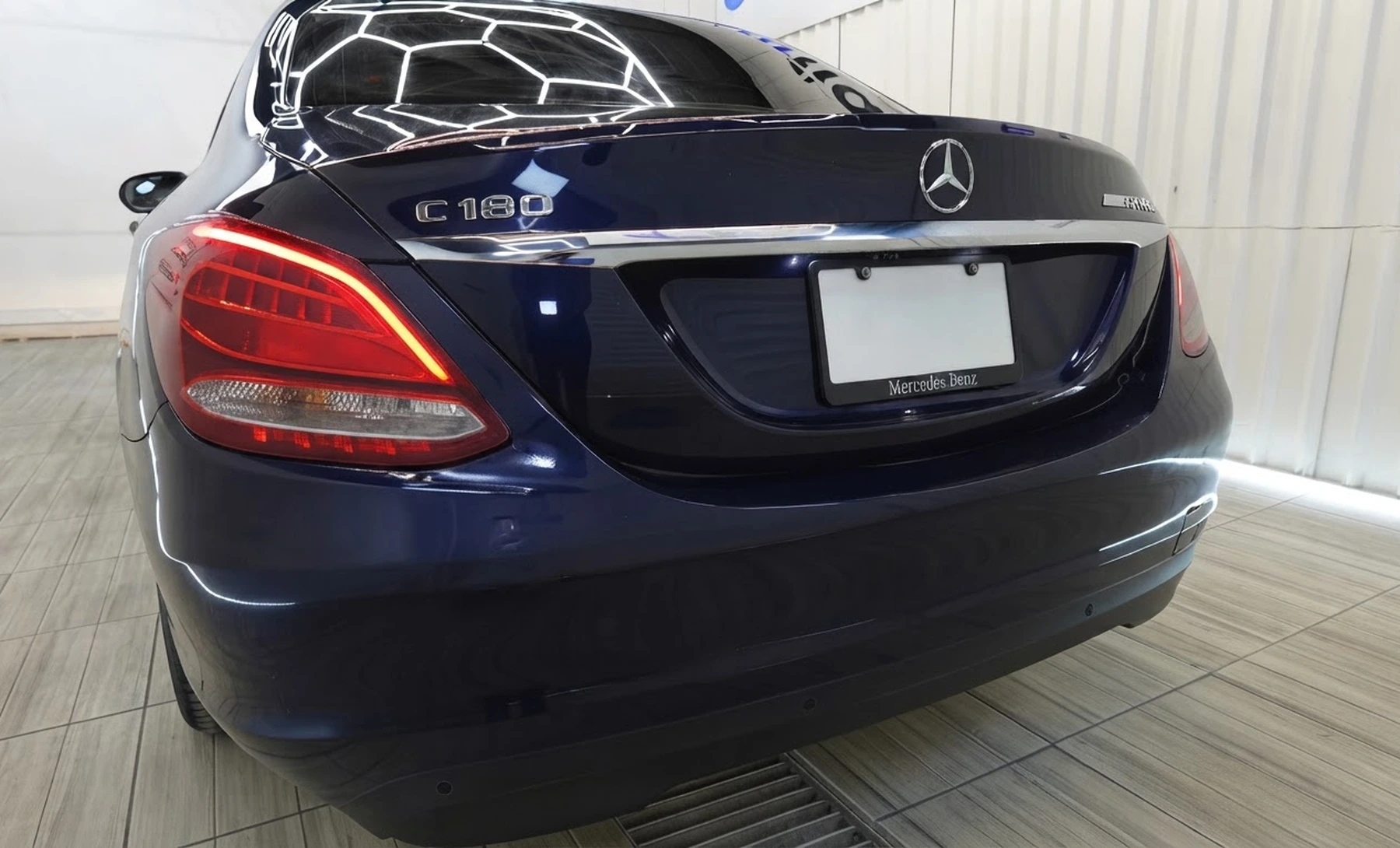 Mercedes-Benz C180 Base 2017 — exterior 7 de 10