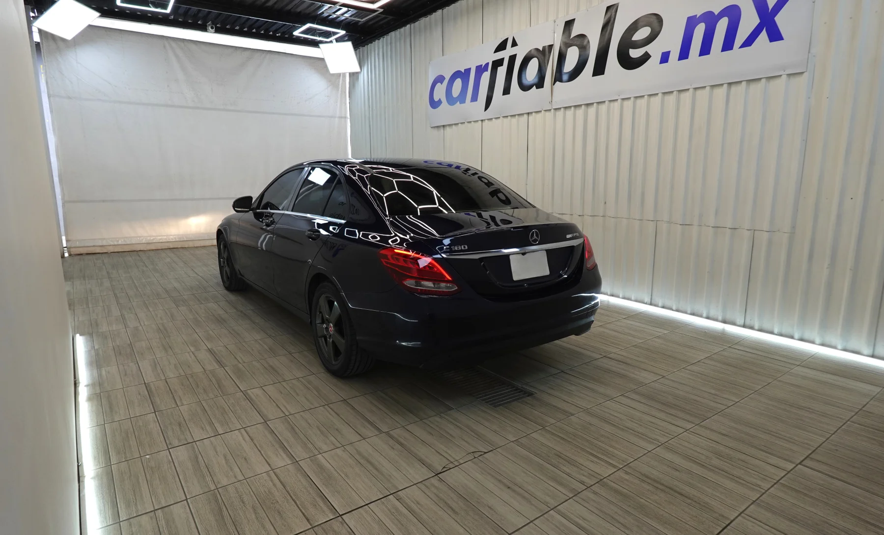 Mercedes-Benz C180 Base 2017 — exterior 6 de 10