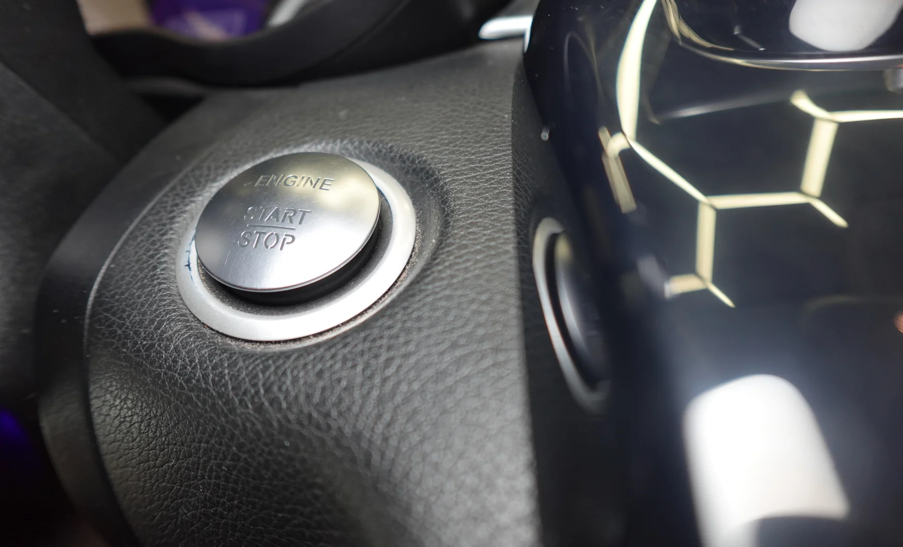 Mercedes-Benz C180 Base 2017 — interior 5 de 10