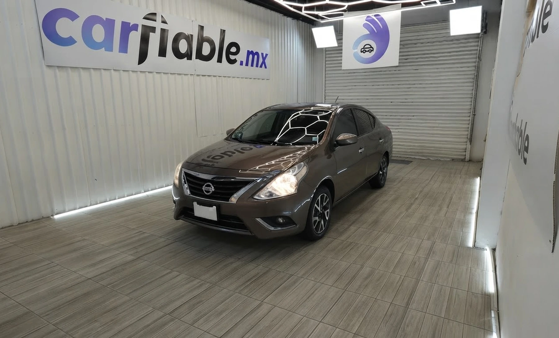 Nissan Versa Advance 2019 — exterior 1 de 10