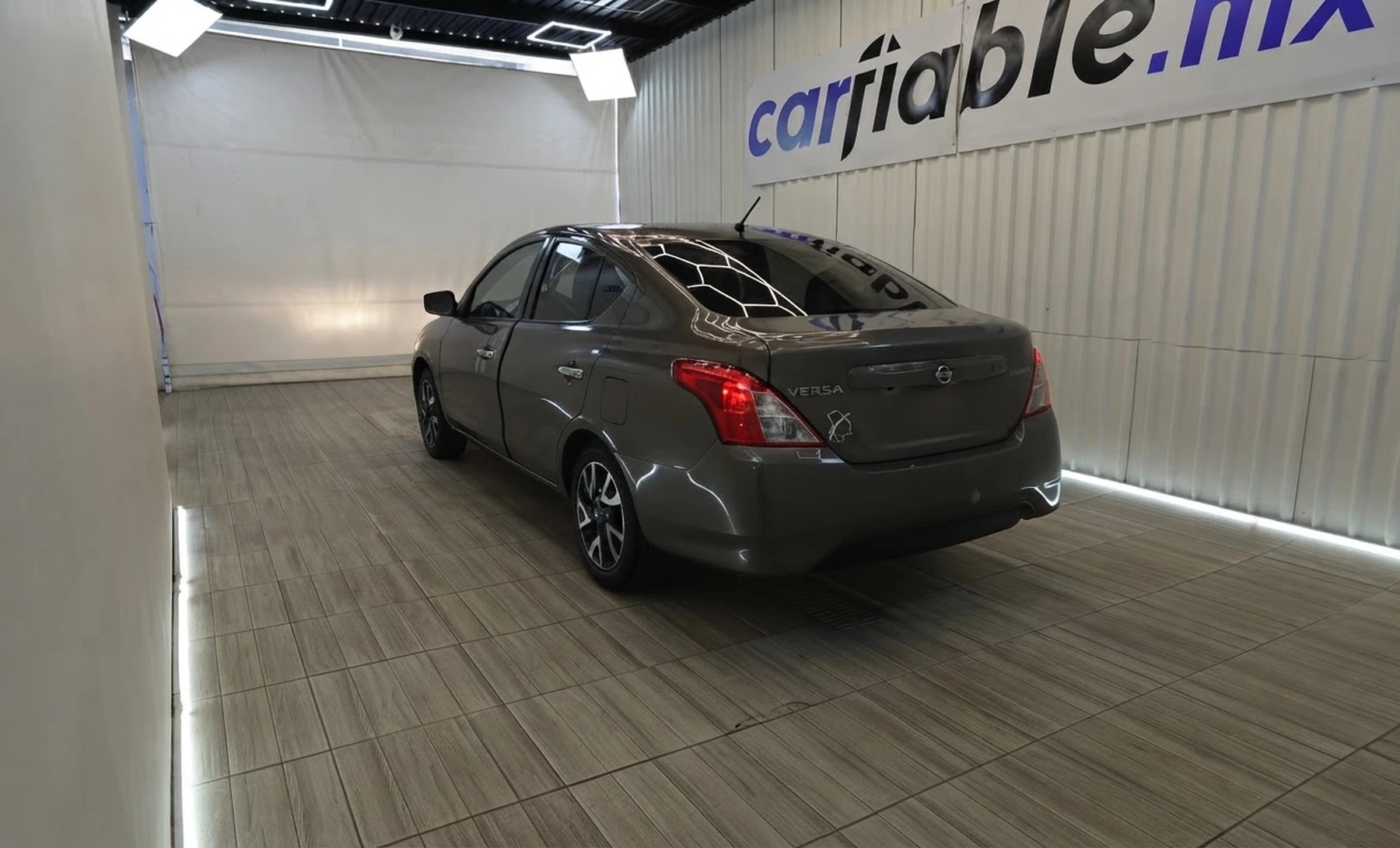 Nissan Versa Advance 2019 — exterior 6 de 10