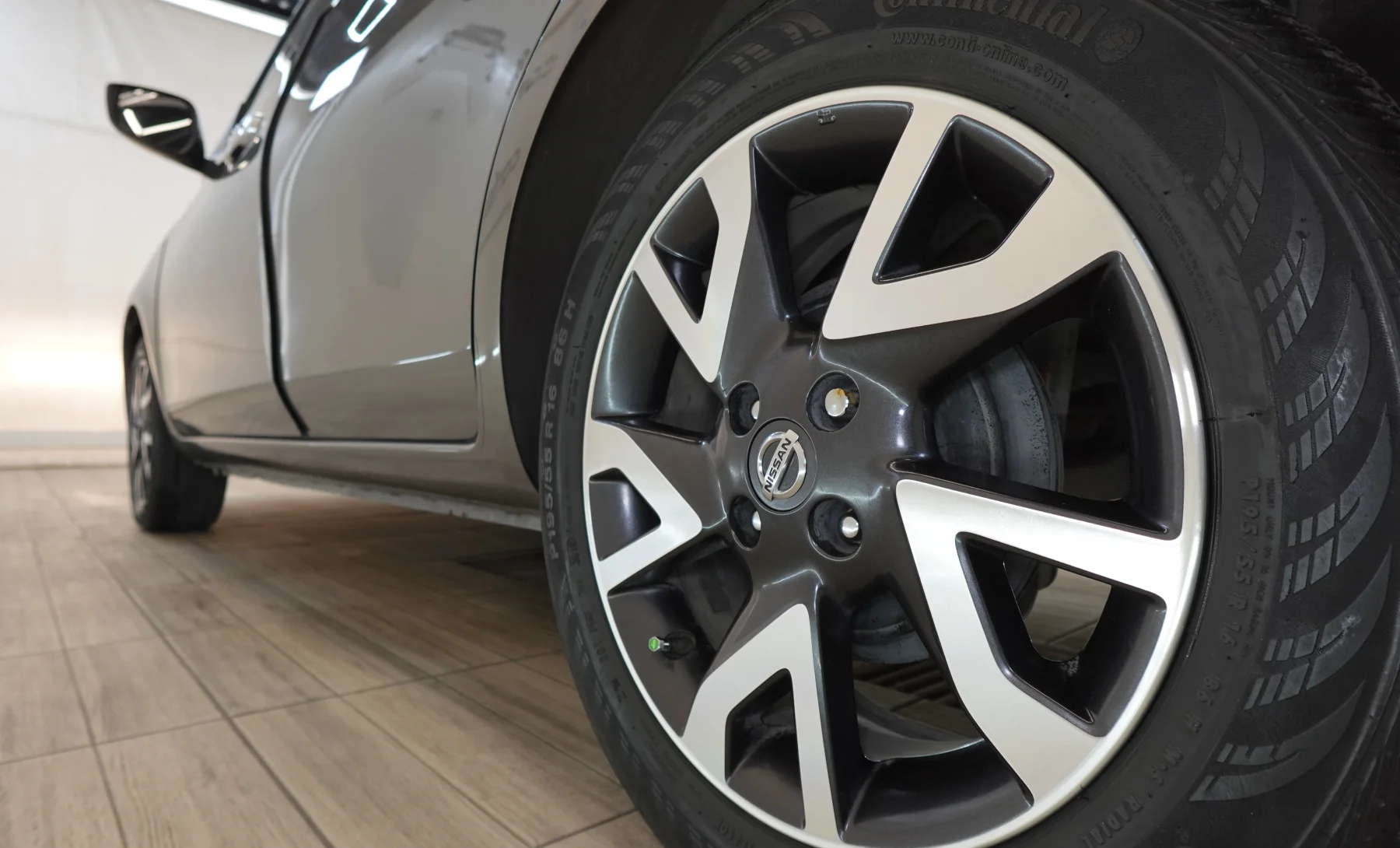 Nissan Versa Advance 2019 — exterior 10 de 10