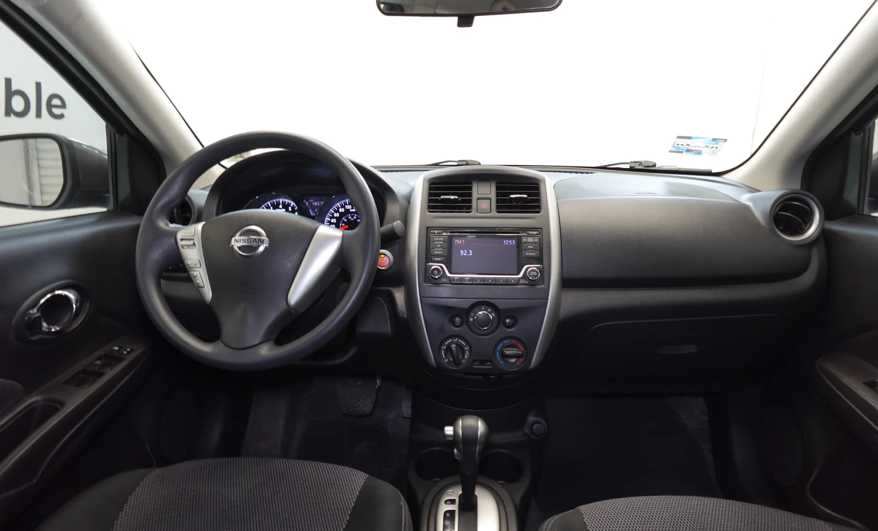 Nissan Versa Advance 2019 — interior 7 de 10
