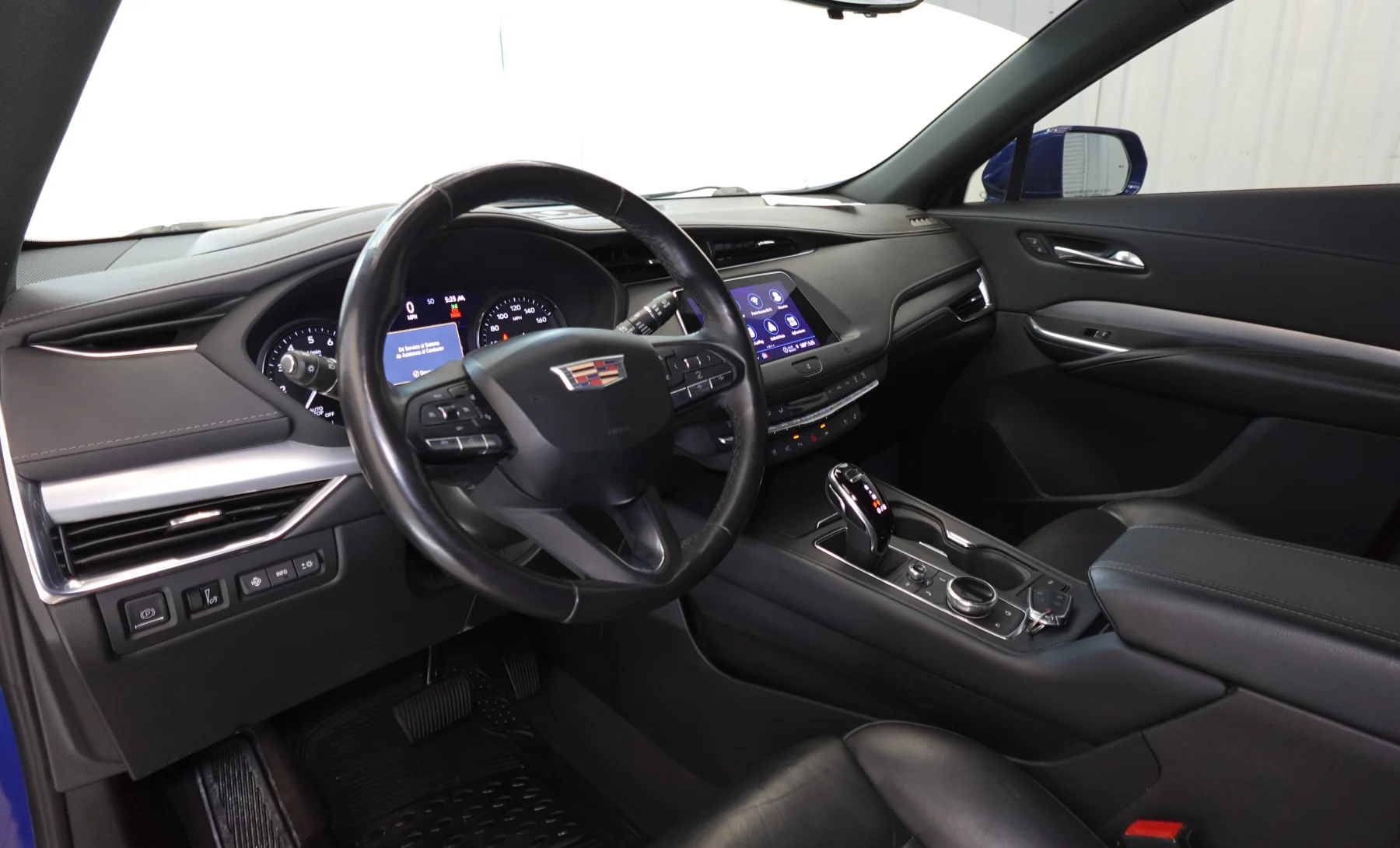 Cadillac XT4 Premium Luxury 2021 — interior 1 de 10