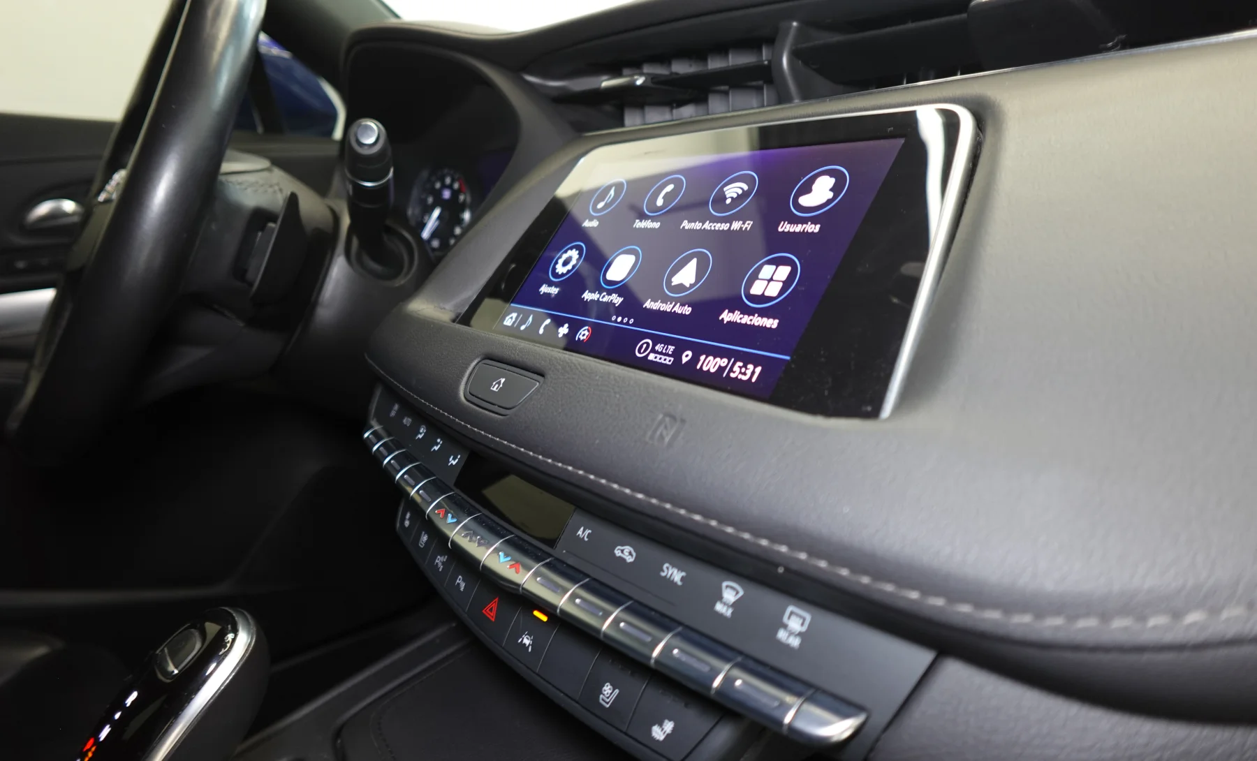Cadillac XT4 Premium Luxury 2021 — interior 9 de 10