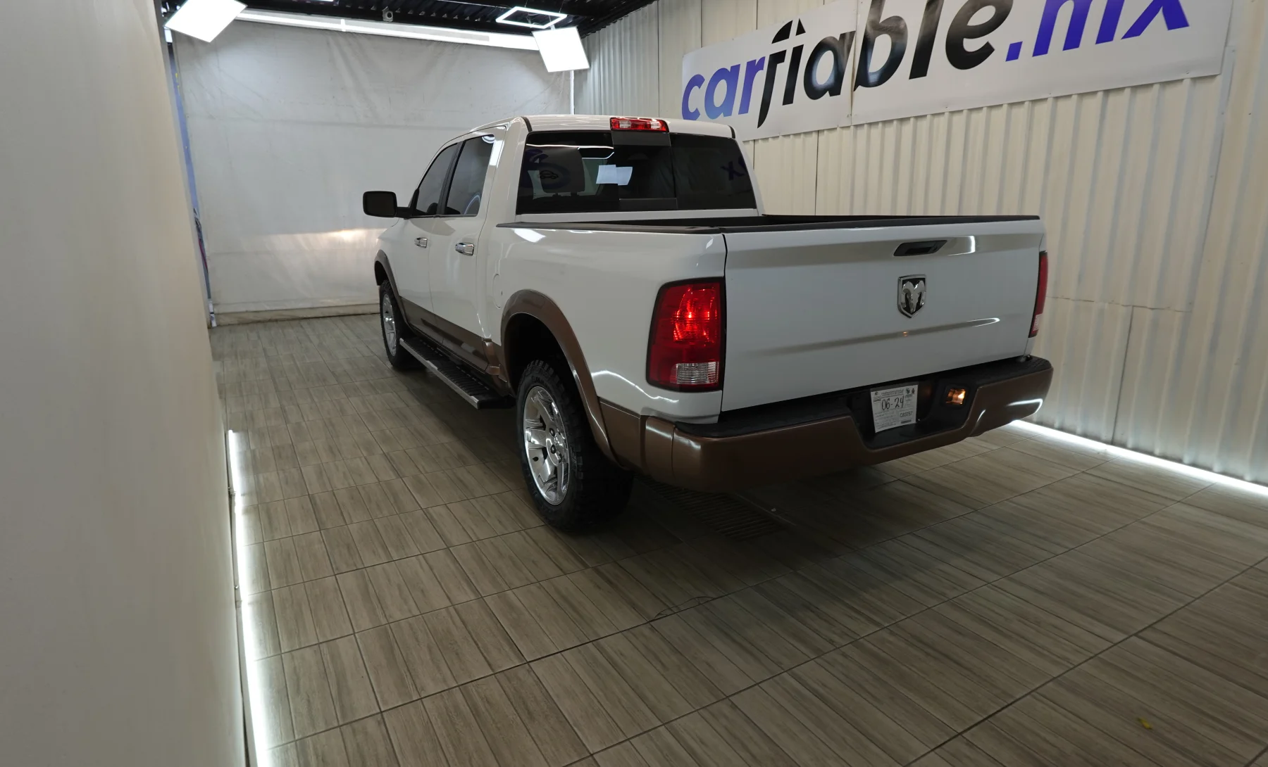 RAM 2500 SLT 2018 — exterior 6 de 10