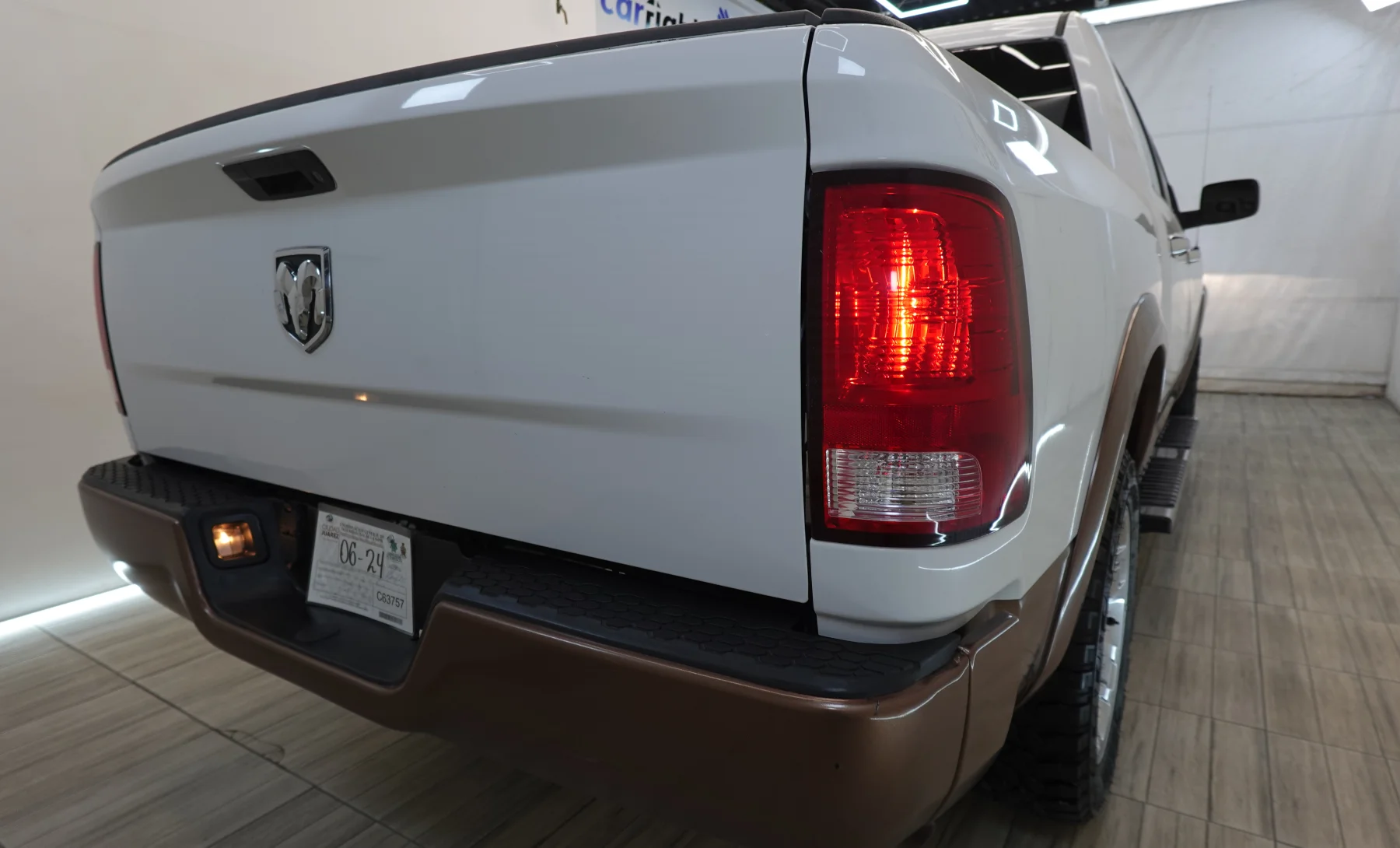 RAM 2500 SLT 2018 — exterior 8 de 10