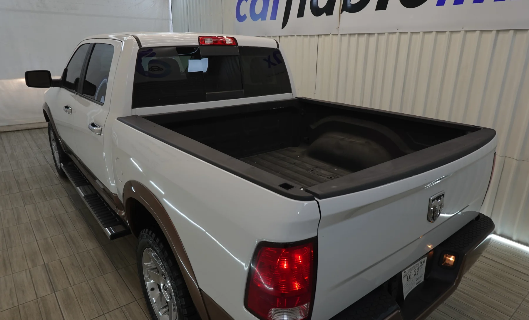 RAM 2500 SLT 2018 — exterior 10 de 10
