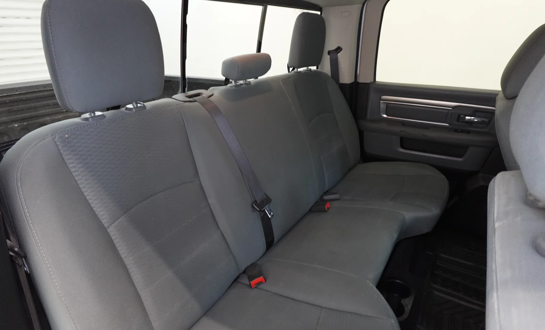 RAM 2500 SLT 2018 — interior 6 de 10