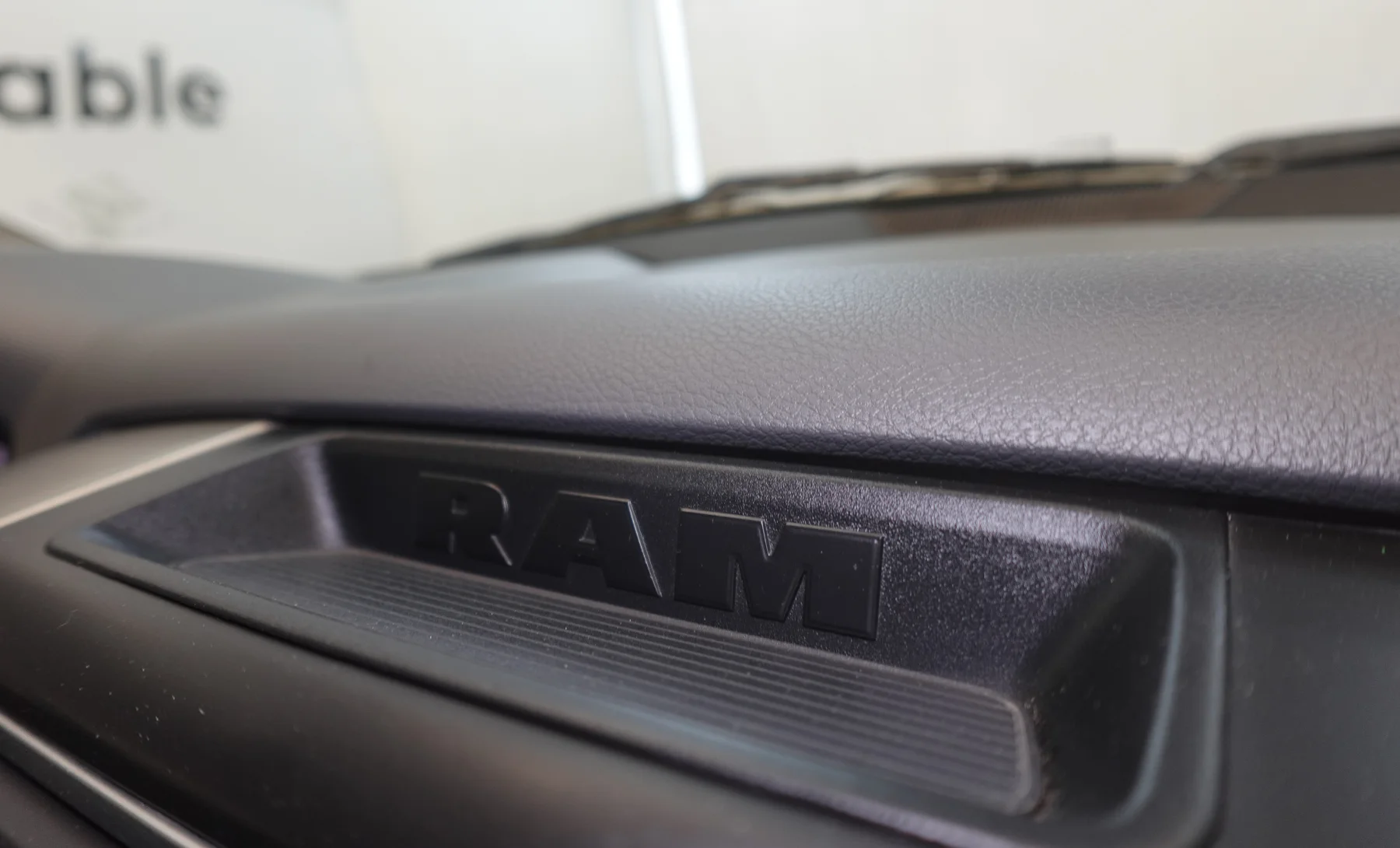 RAM 2500 SLT 2018 — interior 7 de 10