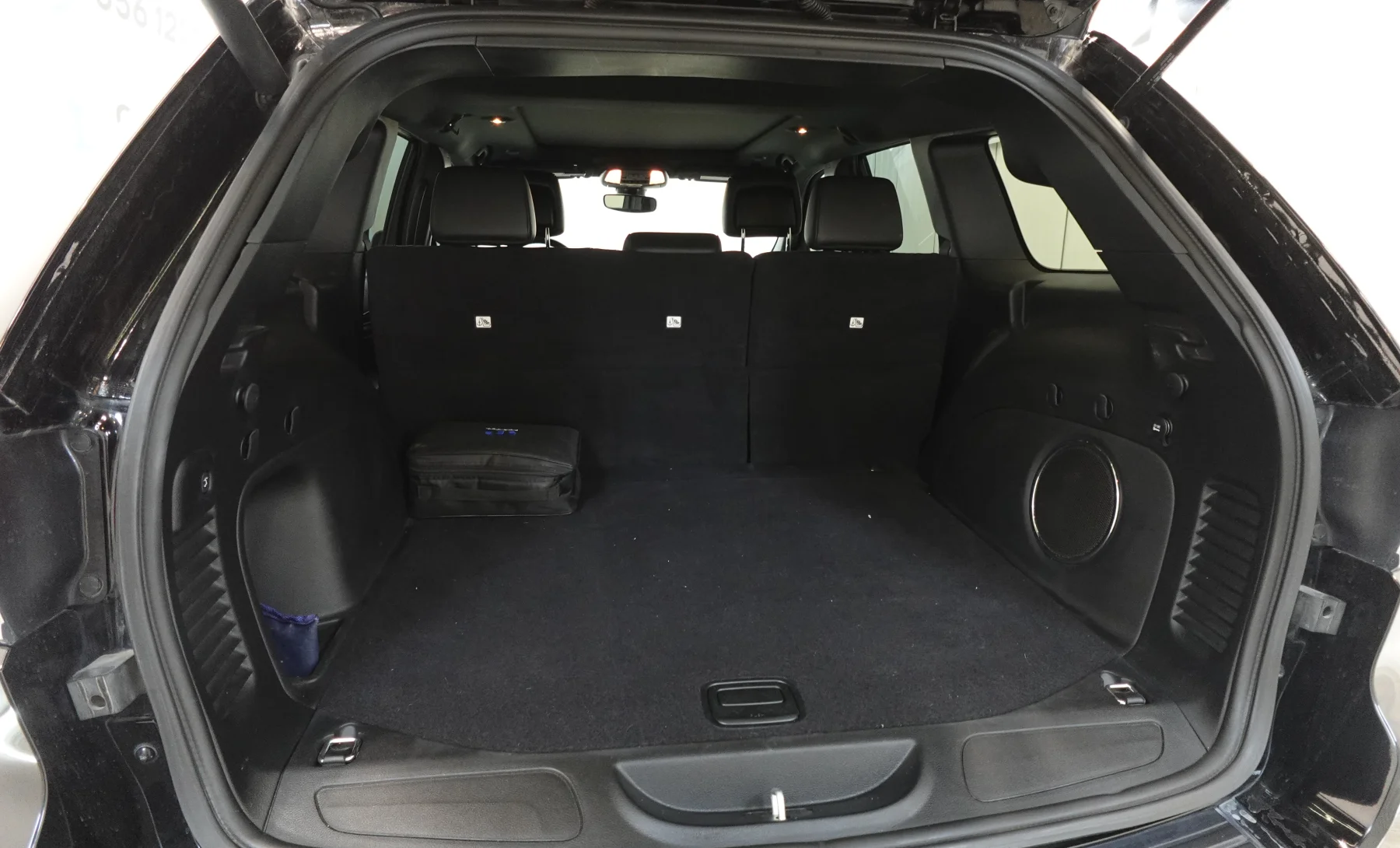 Jeep Grand Cherokee WK Limited 2022 — interior 5 de 5