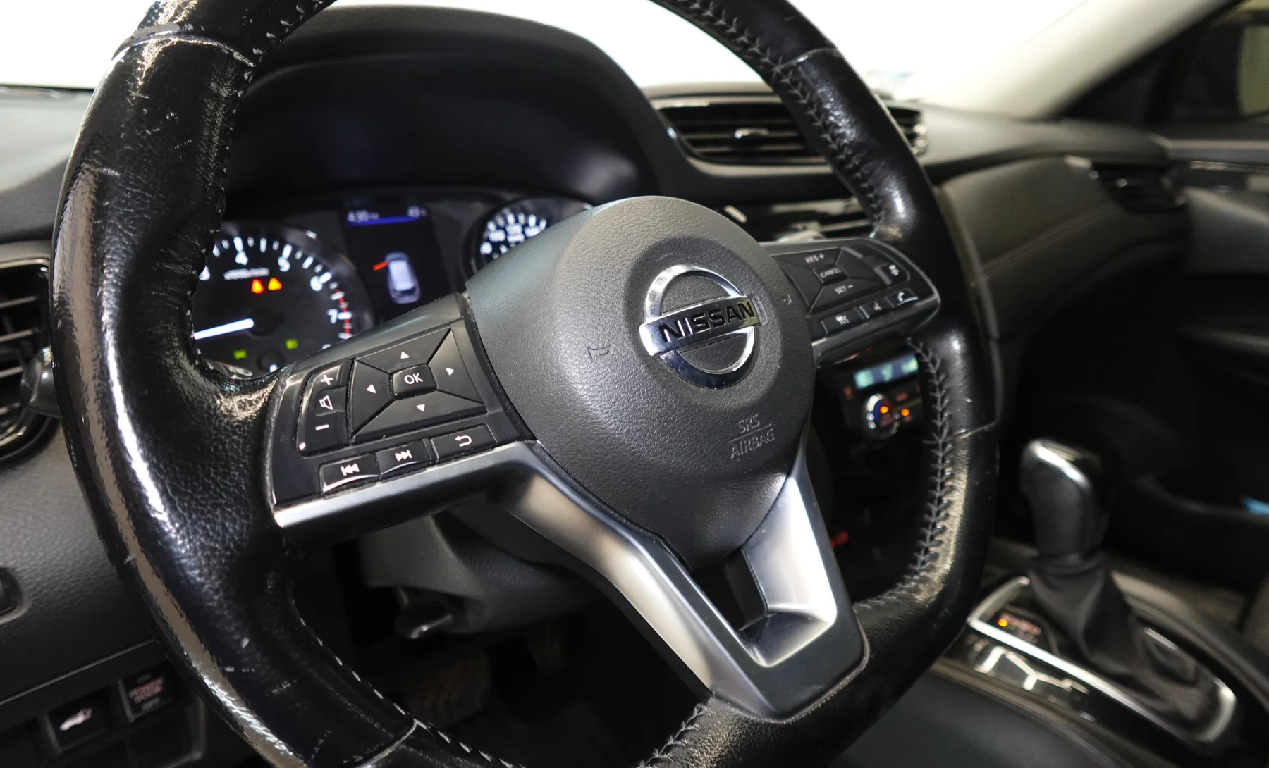 Nissan X-Trail Advance 2021 — interior 1 de 10